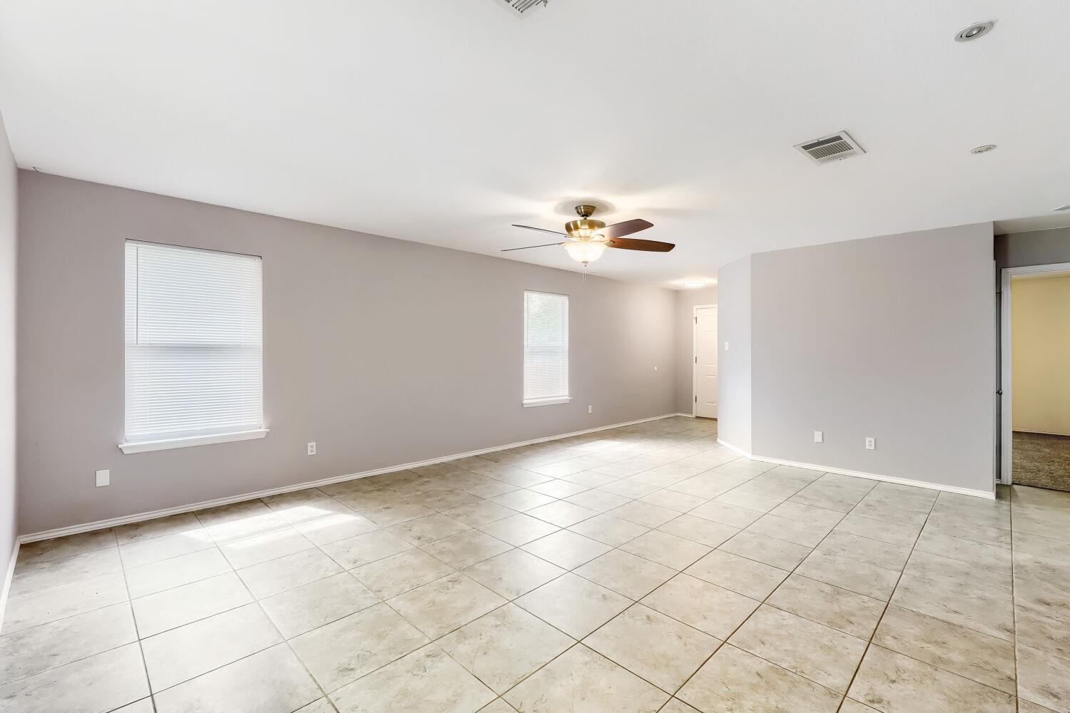 391 Jim Miller Dr, Kyle, TX 78640