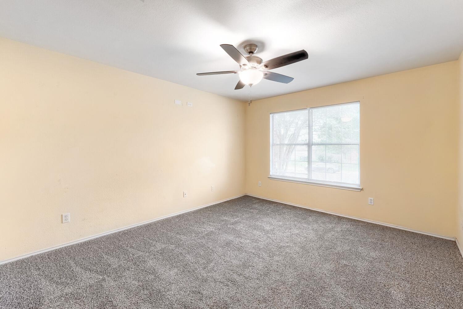 391 Jim Miller Dr, Kyle, TX 78640