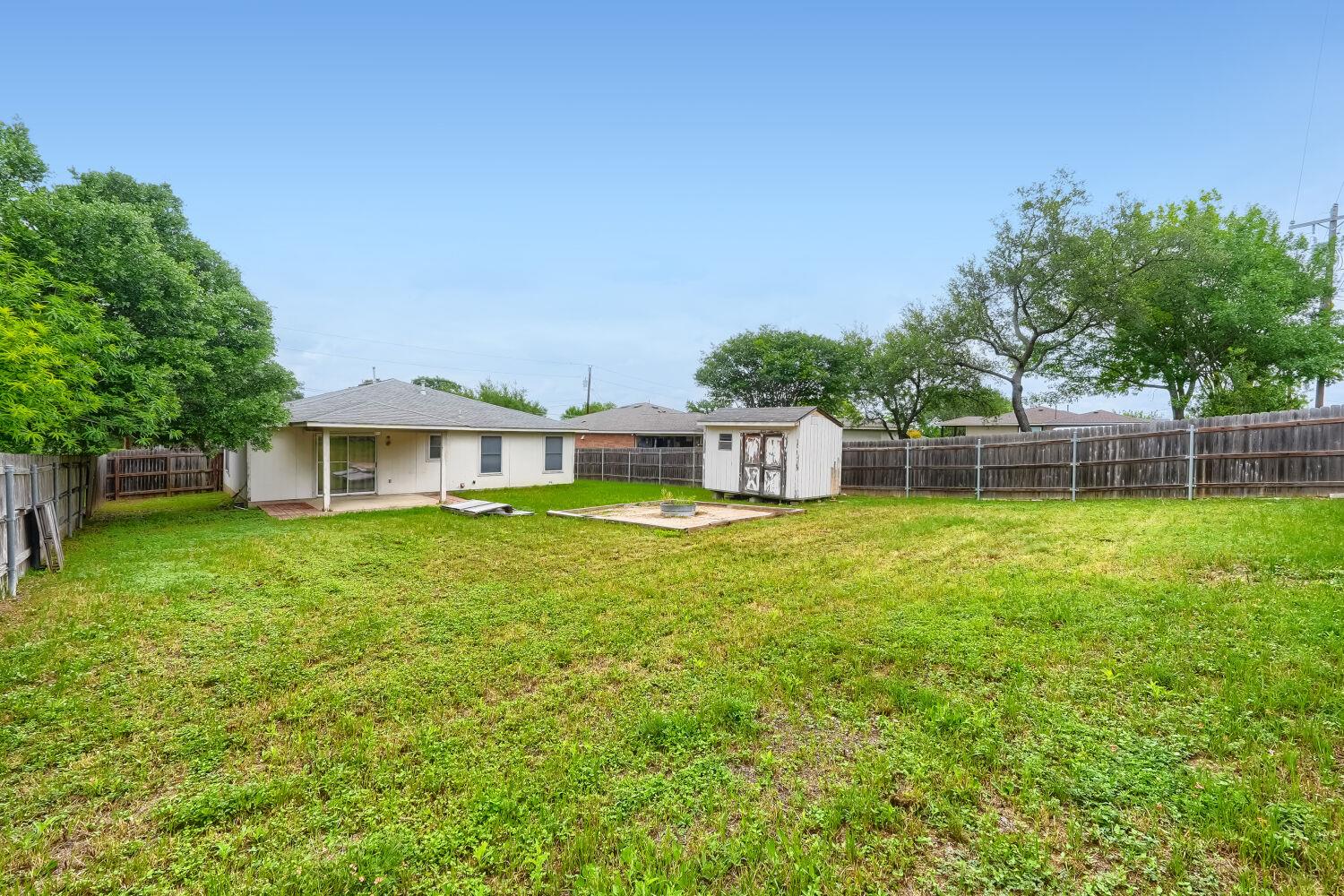391 Jim Miller Dr, Kyle, TX 78640