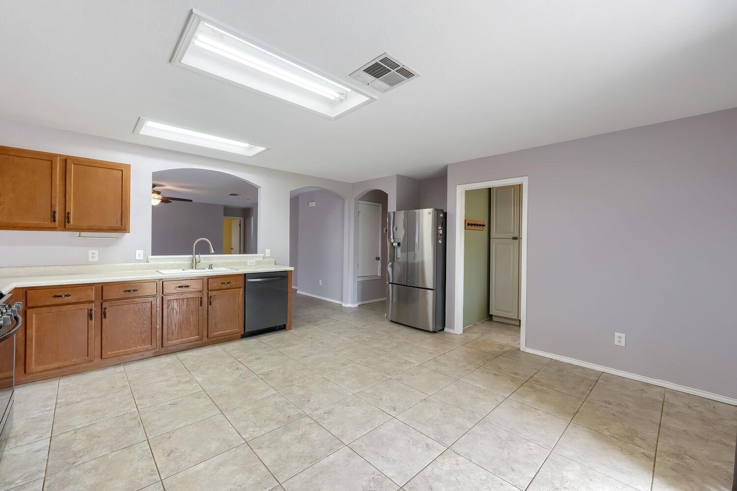 391 Jim Miller Dr, Kyle, TX 78640