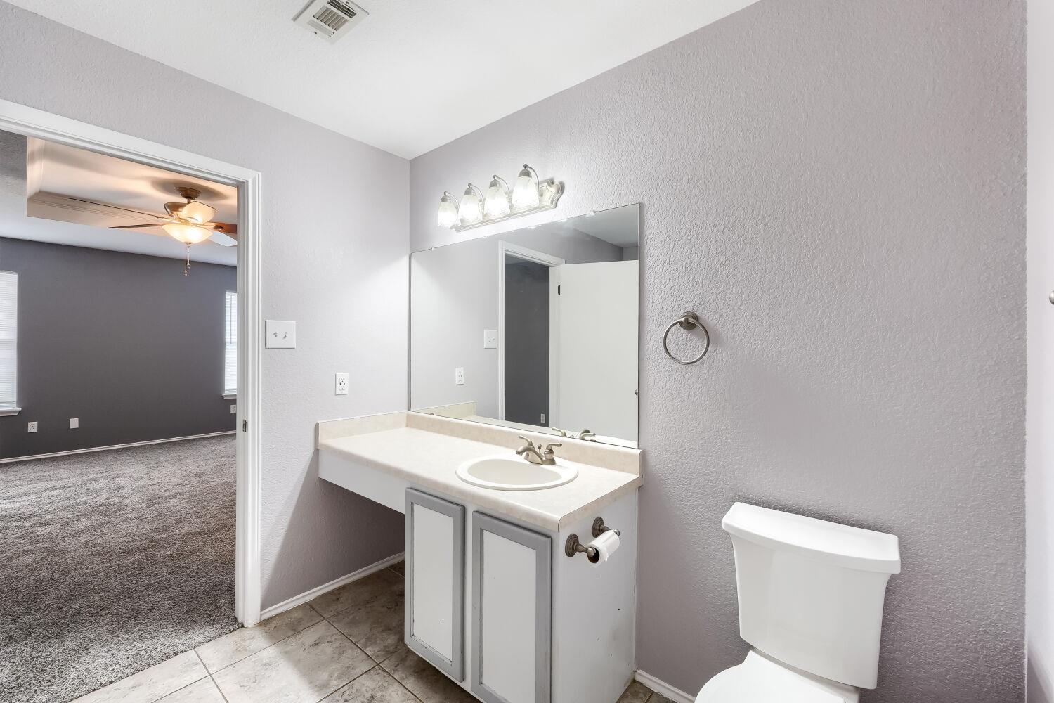 391 Jim Miller Dr, Kyle, TX 78640