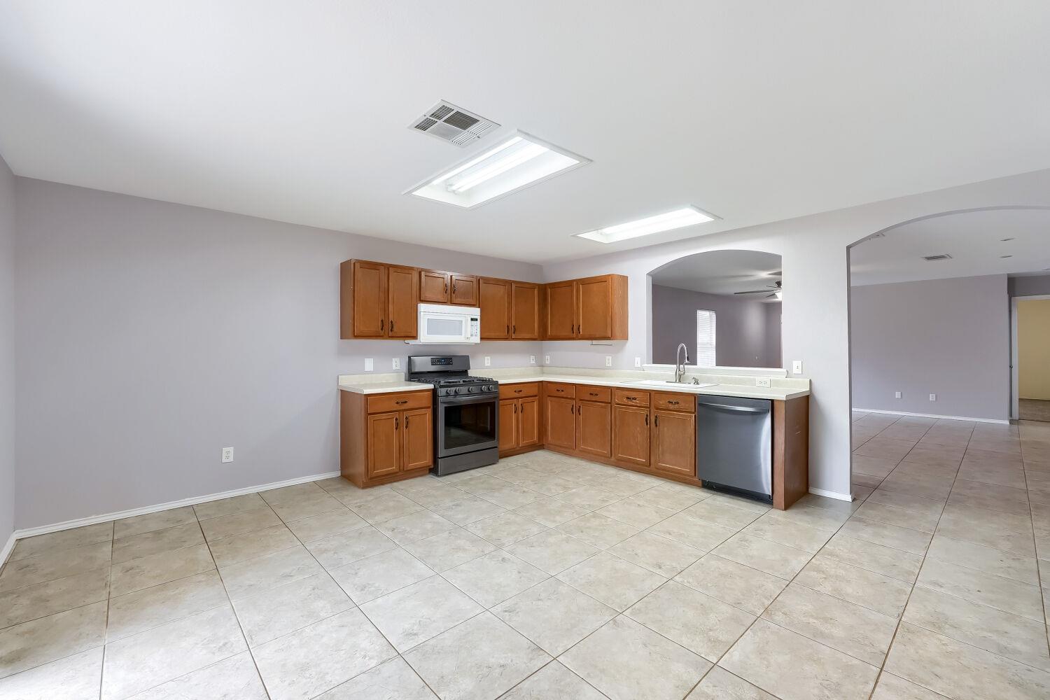 391 Jim Miller Dr, Kyle, TX 78640