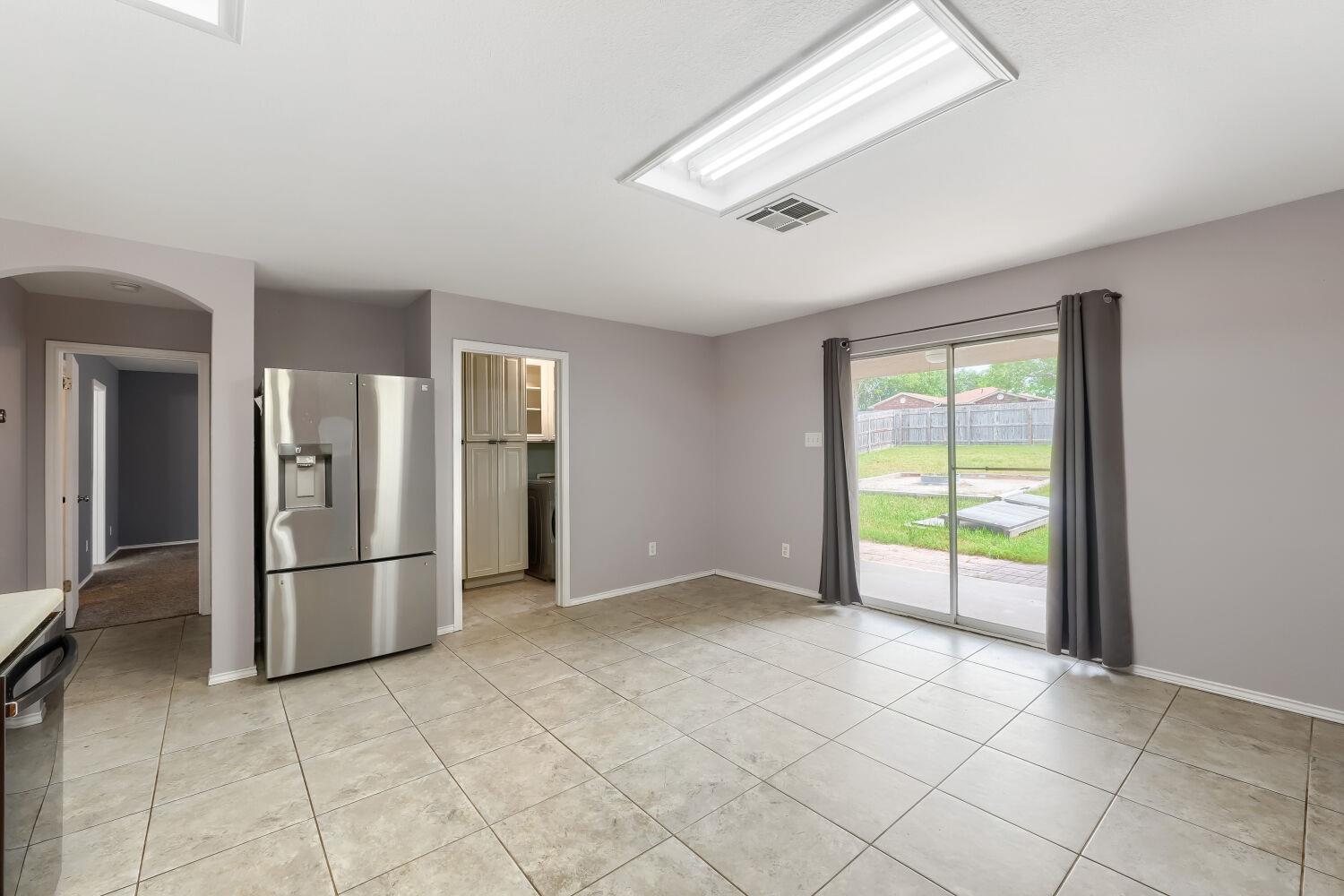 391 Jim Miller Dr, Kyle, TX 78640