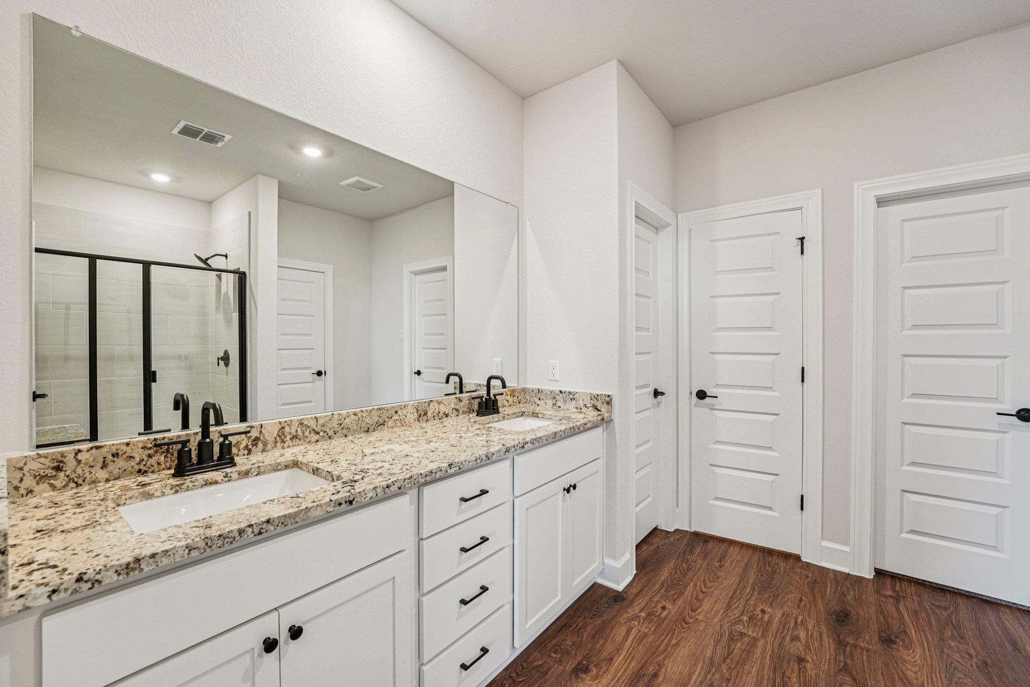 501 W Luna Blue Ln, Jarrell, TX 76537