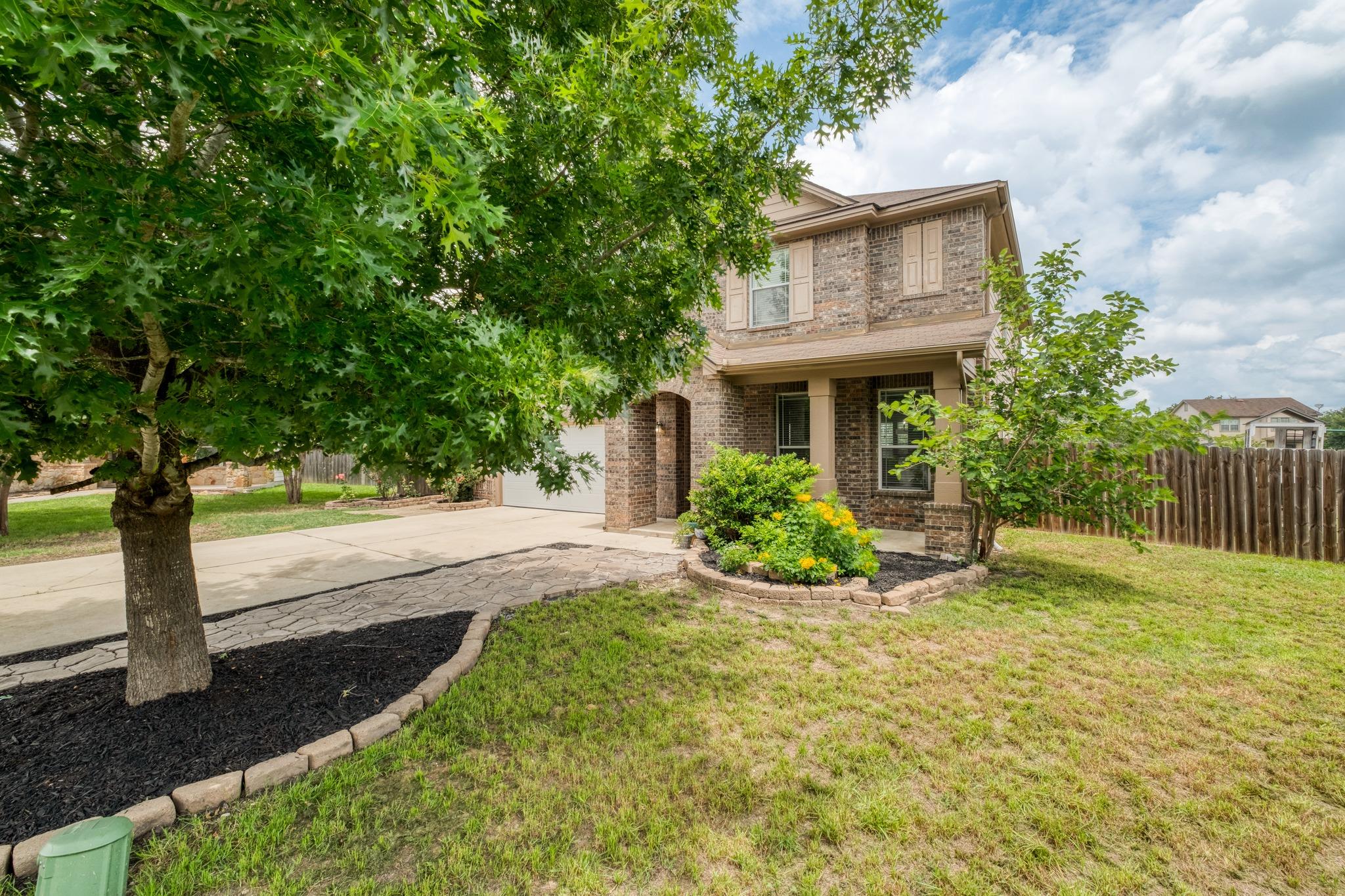 141 Clematis Ct, Kyle, TX 78640