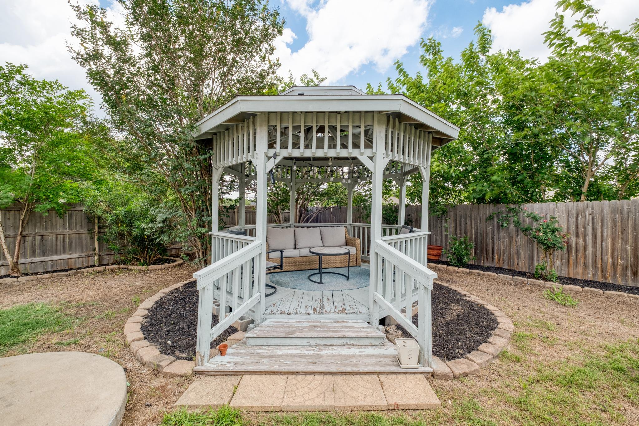 141 Clematis Ct, Kyle, TX 78640