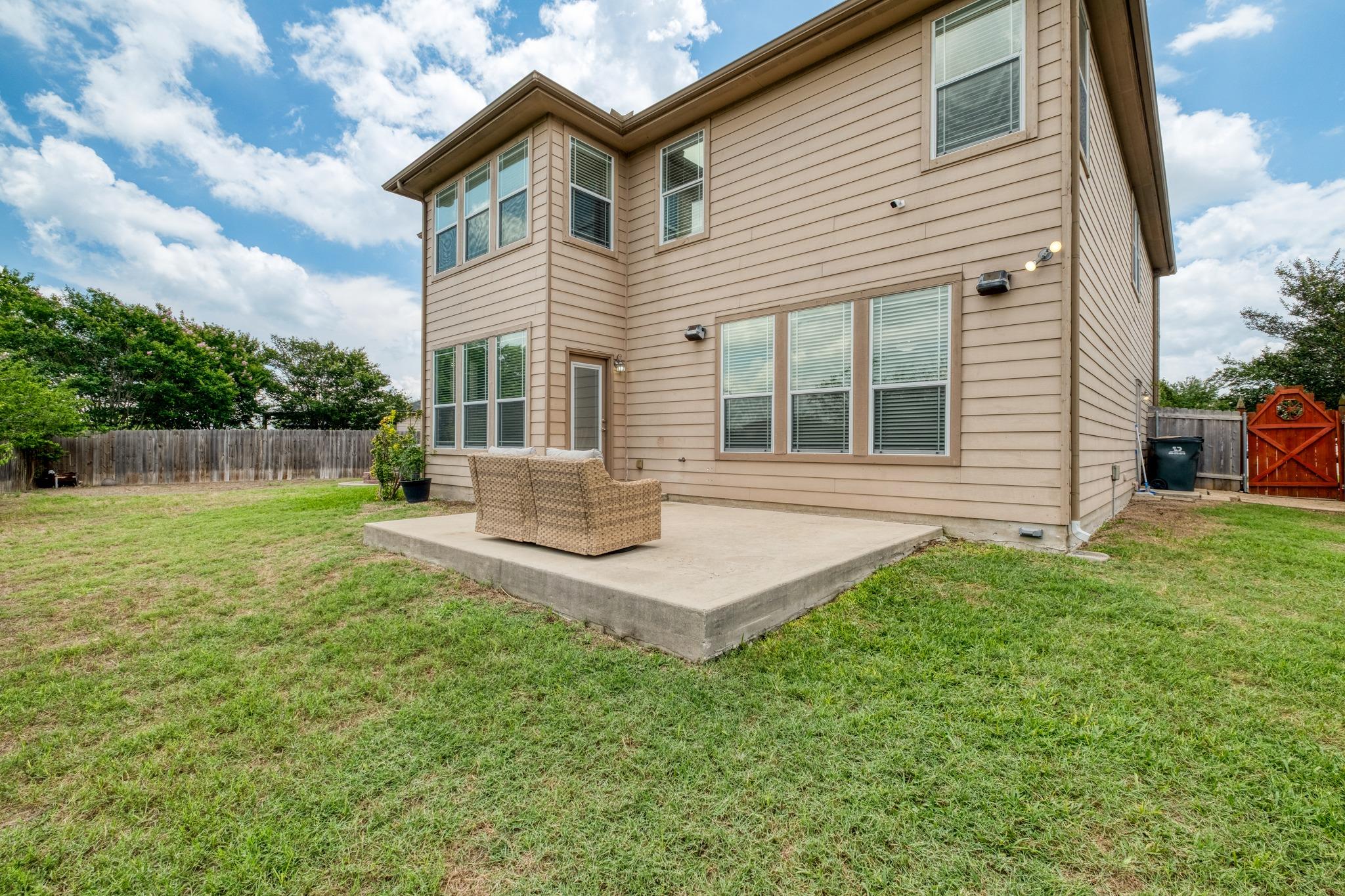 141 Clematis Ct, Kyle, TX 78640