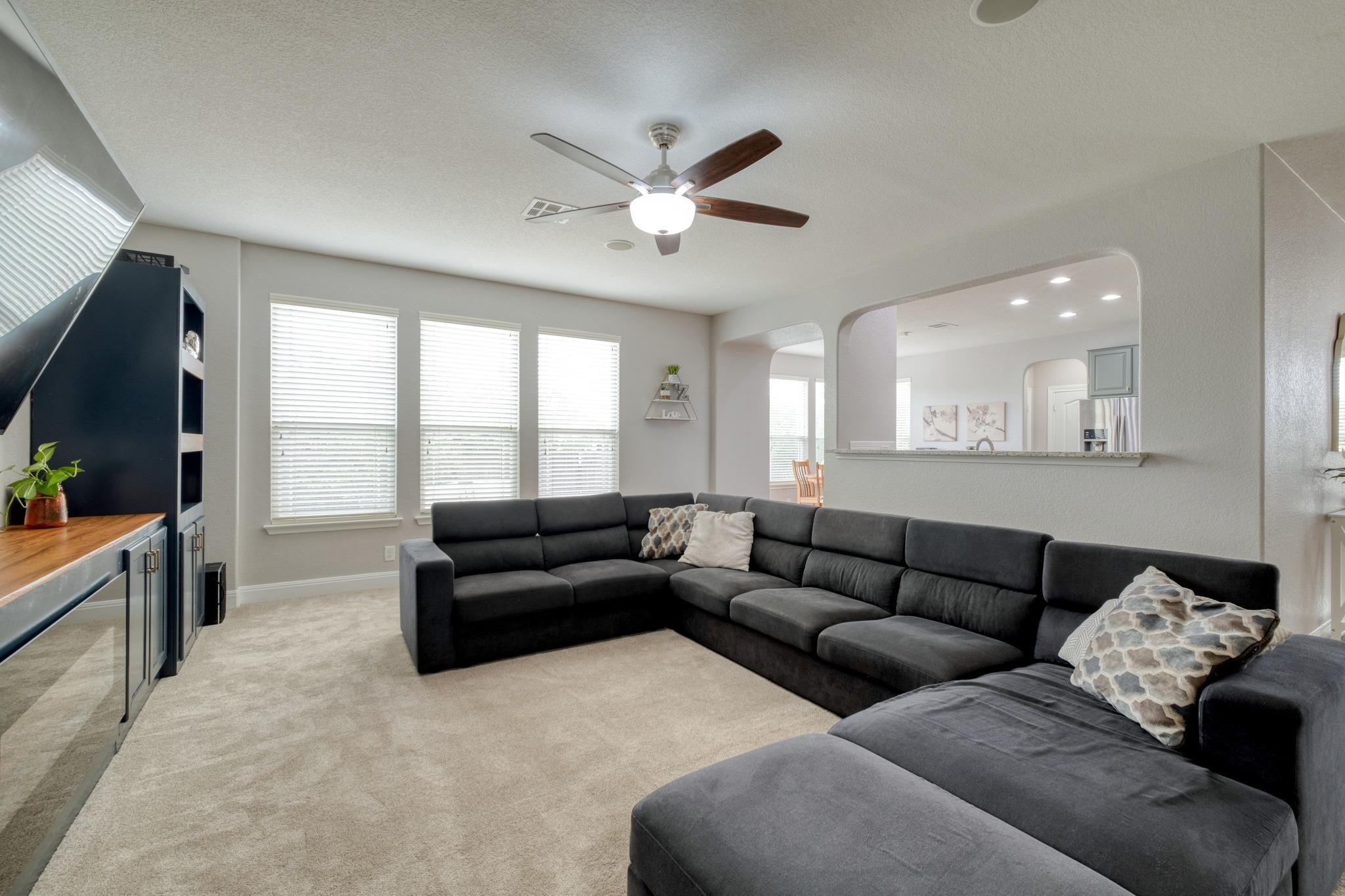 141 Clematis Ct, Kyle, TX 78640