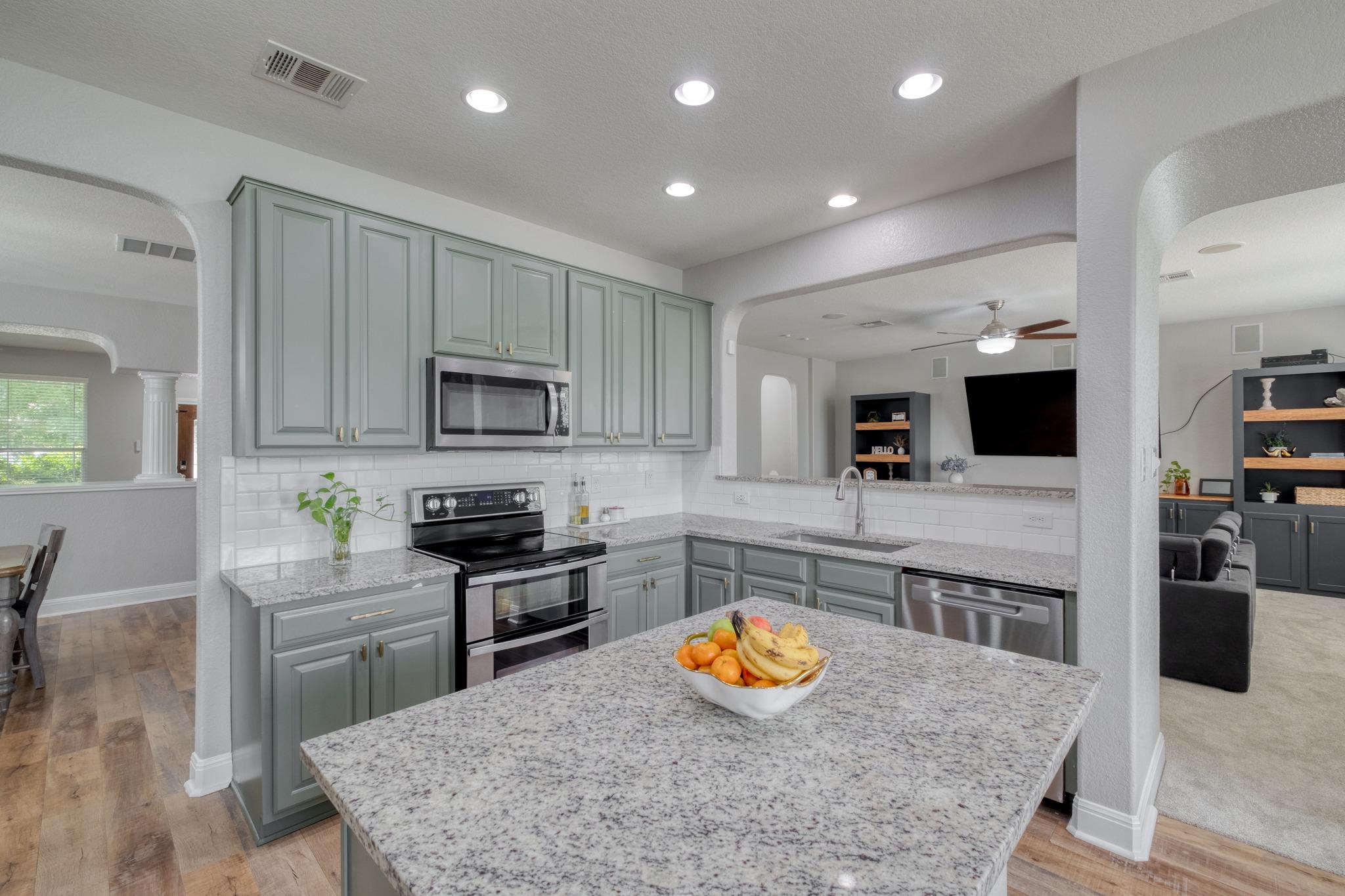 141 Clematis Ct, Kyle, TX 78640