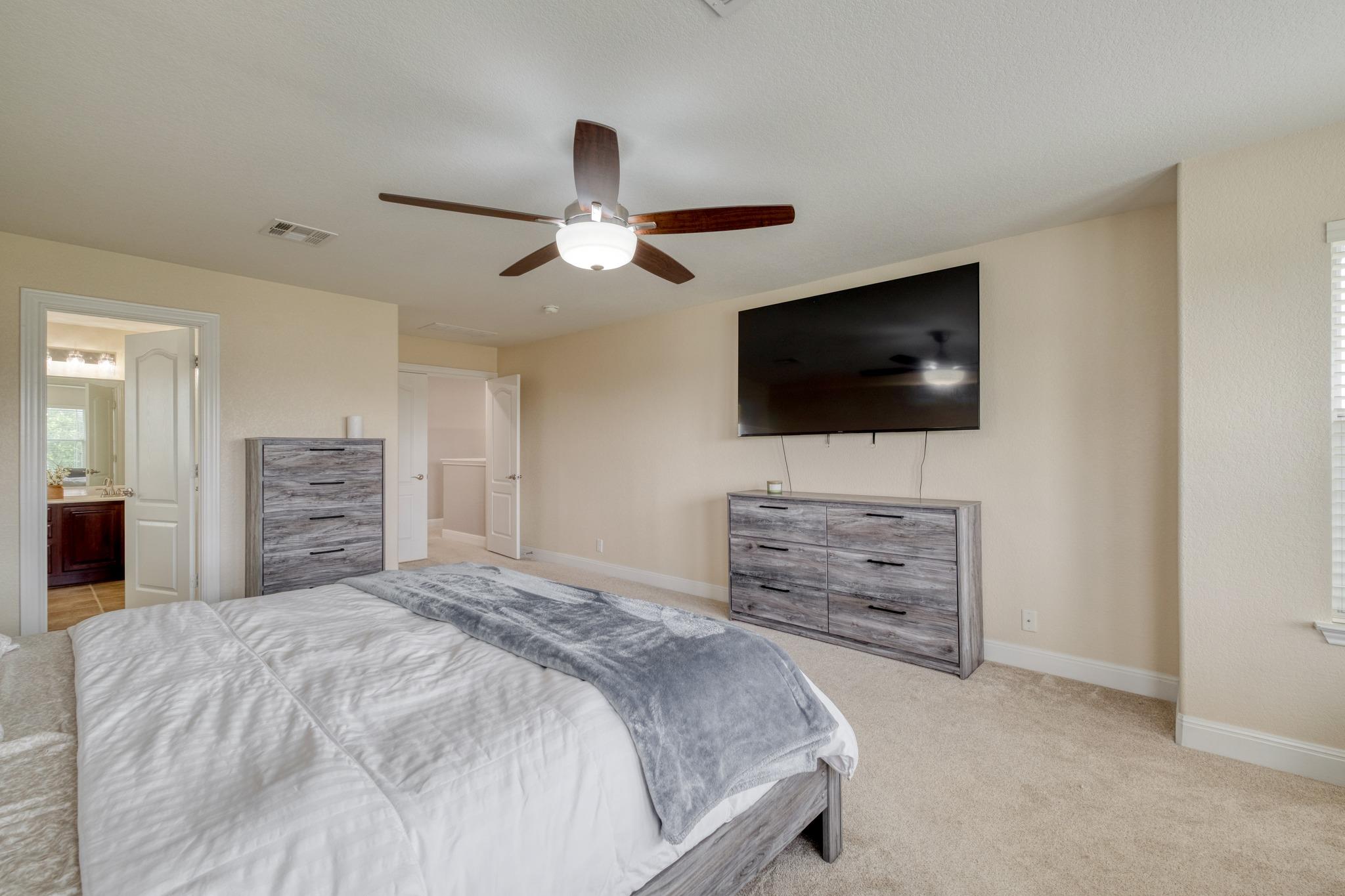 141 Clematis Ct, Kyle, TX 78640