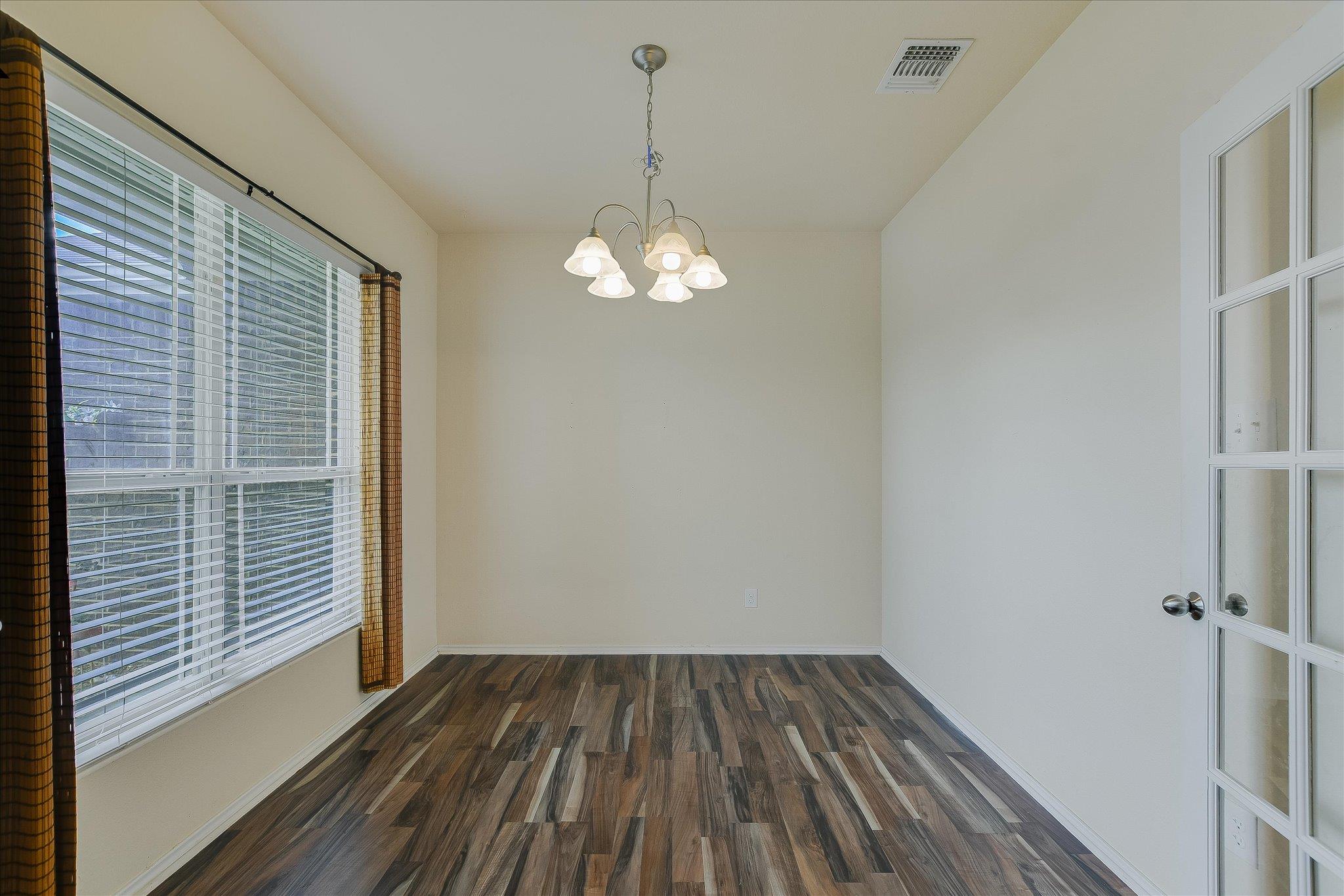 2415 Washington Dr, Belton, TX 76513