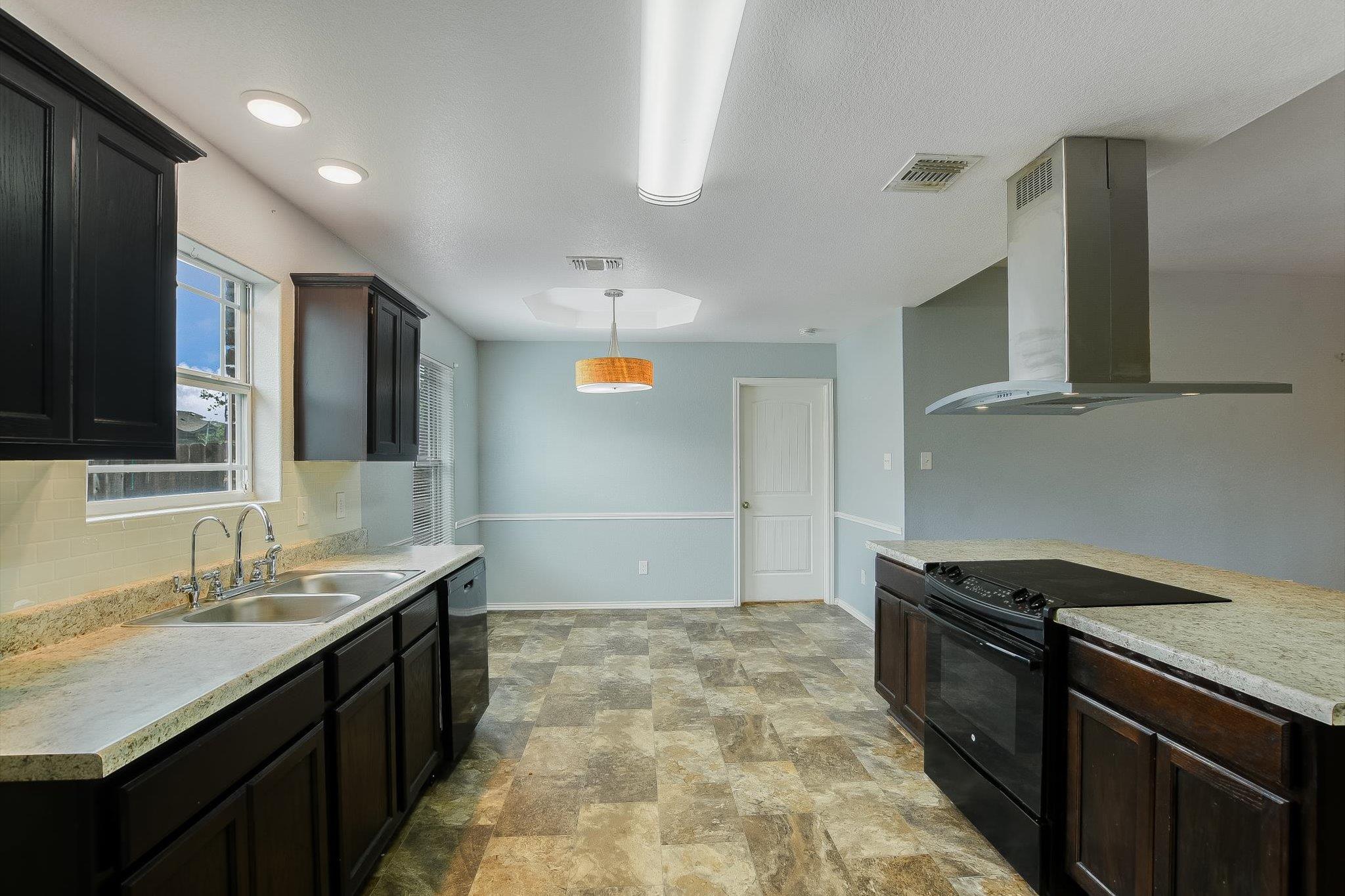 2415 Washington Dr, Belton, TX 76513