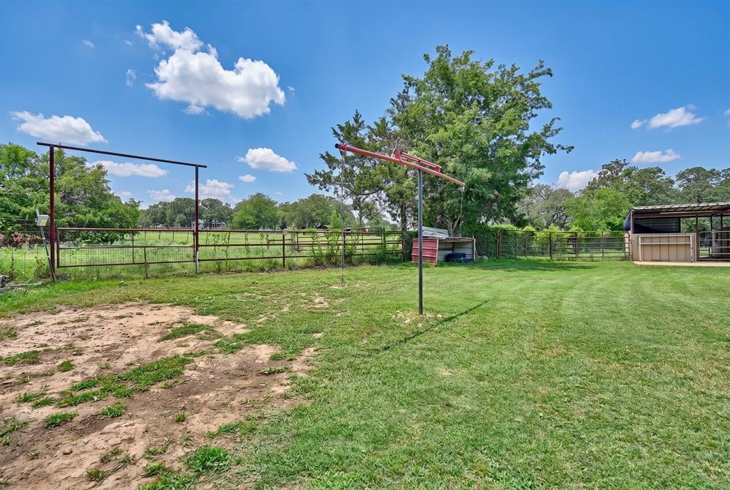 4057 W HIGHWAY 21, Paige, TX 78659