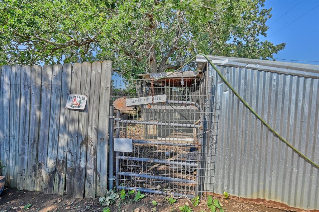 4057 W HIGHWAY 21, Paige, TX 78659
