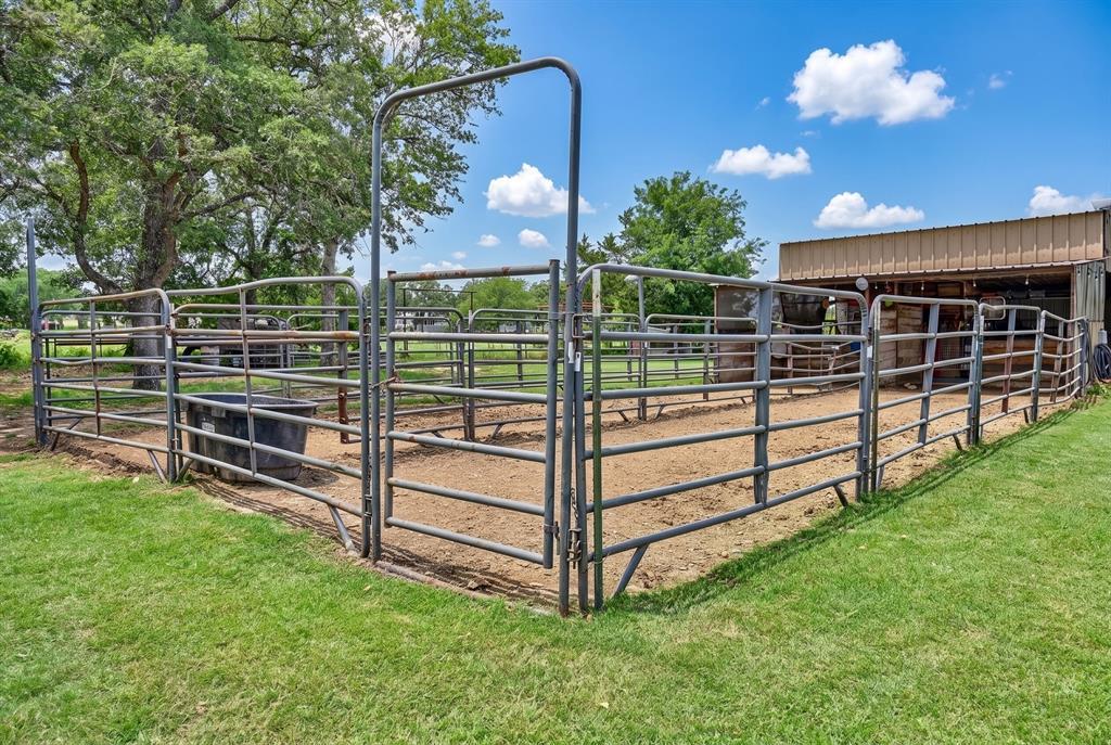 4057 W HIGHWAY 21, Paige, TX 78659