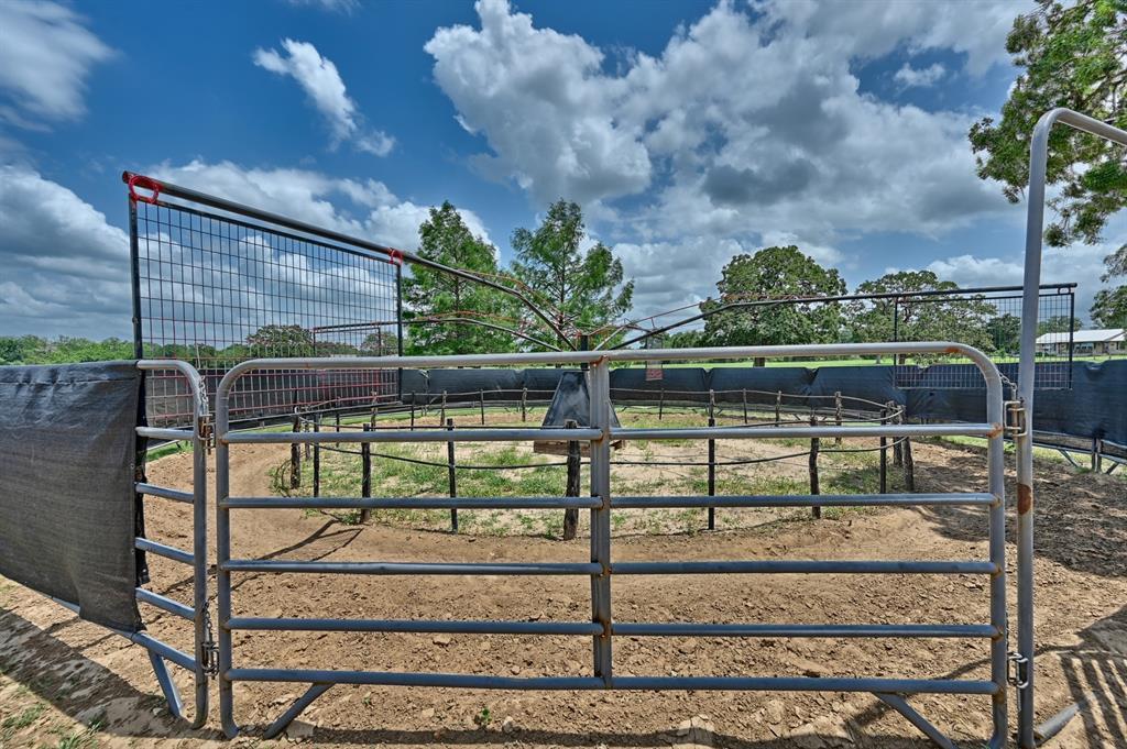4057 W HIGHWAY 21, Paige, TX 78659