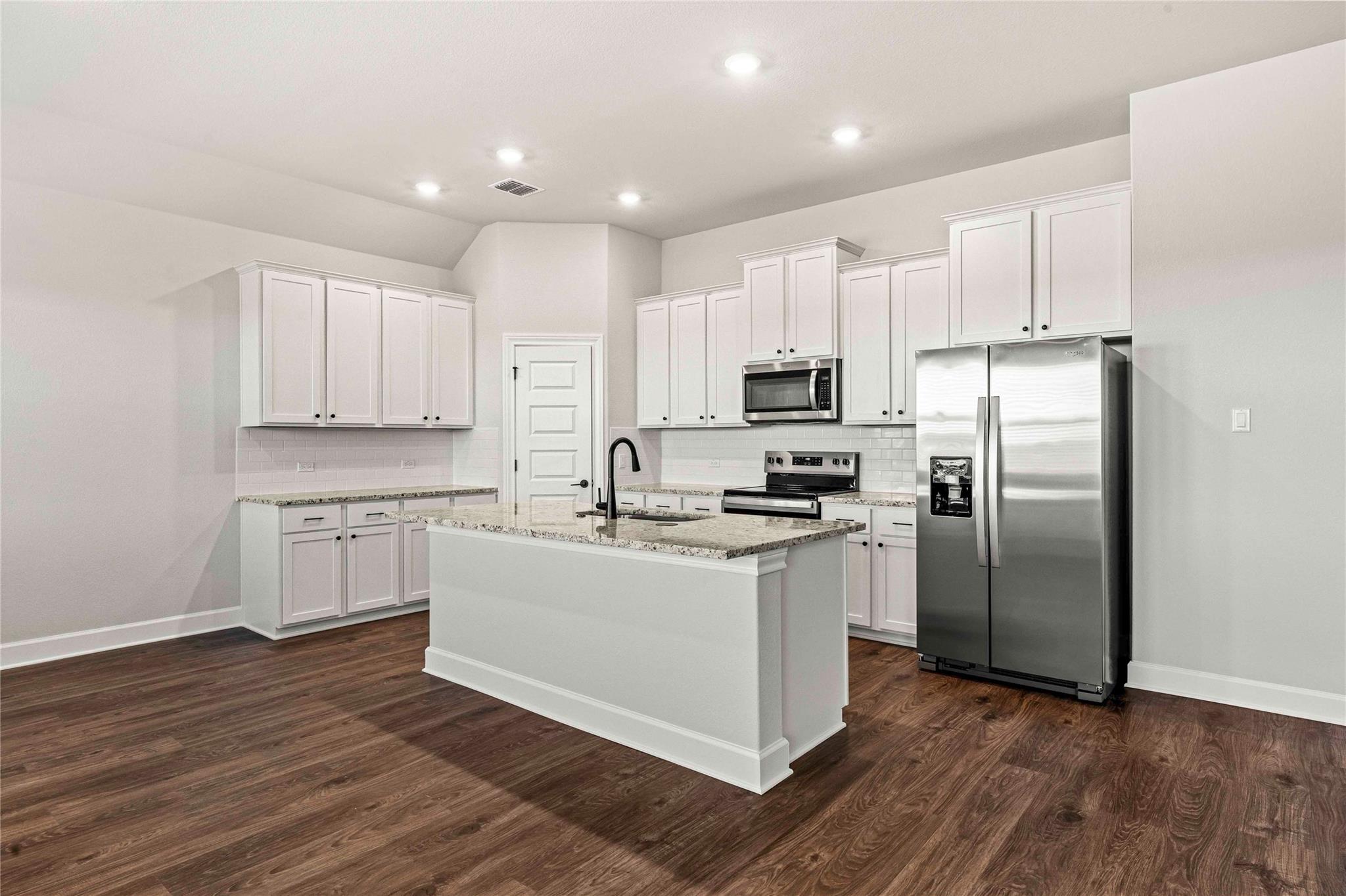 521 W Luna Blue Ln, Jarrell, TX 76537