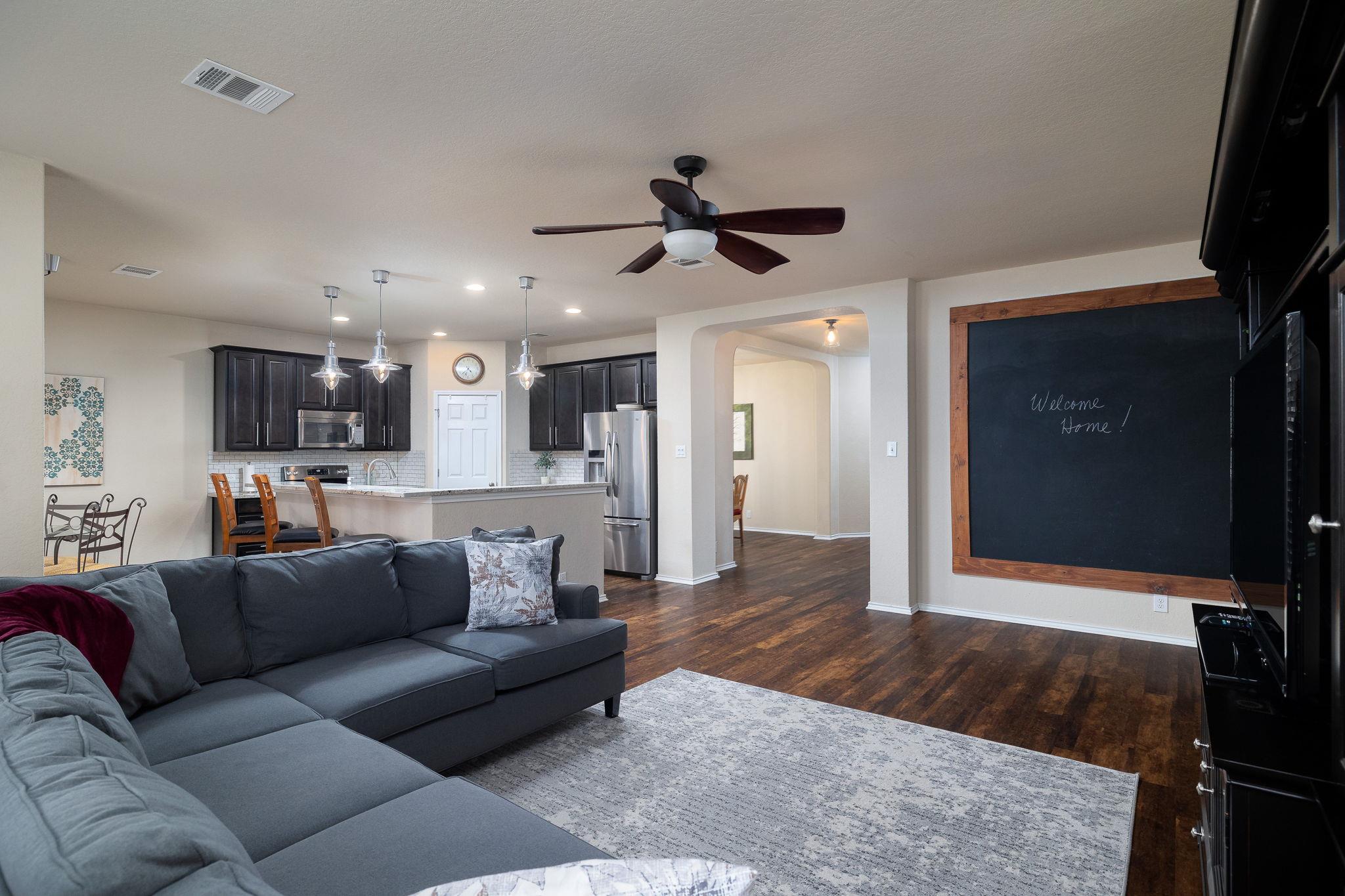 401 Canterbury Hl, Cibolo, TX 78108