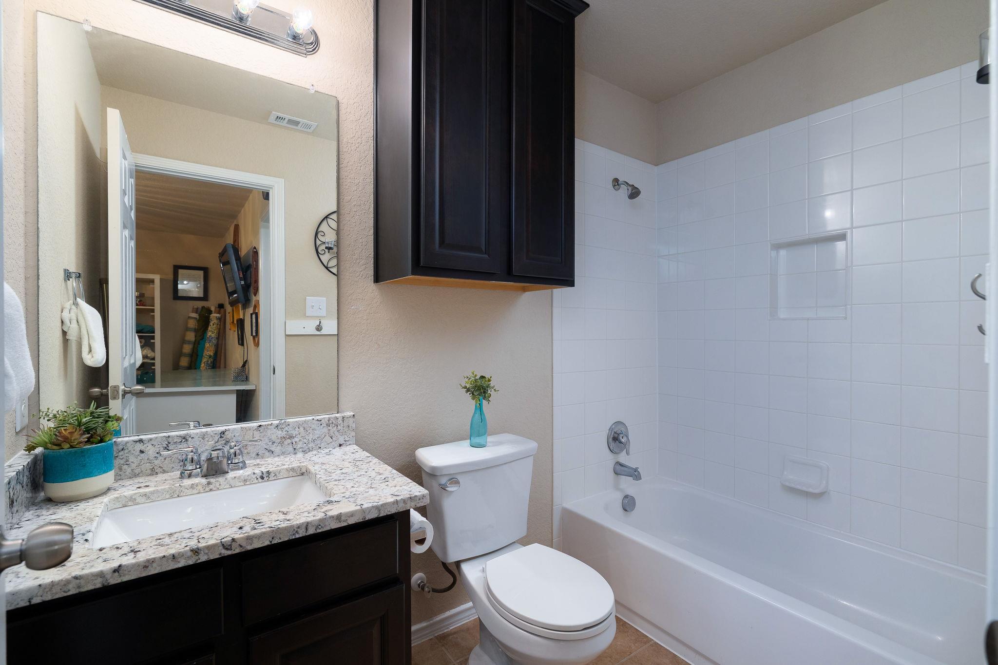 401 Canterbury Hl, Cibolo, TX 78108