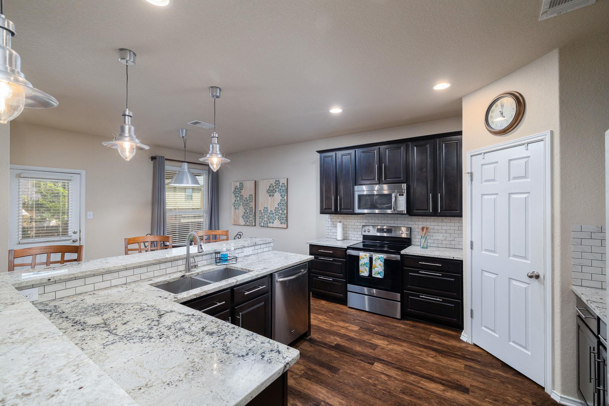 401 Canterbury Hl, Cibolo, TX 78108