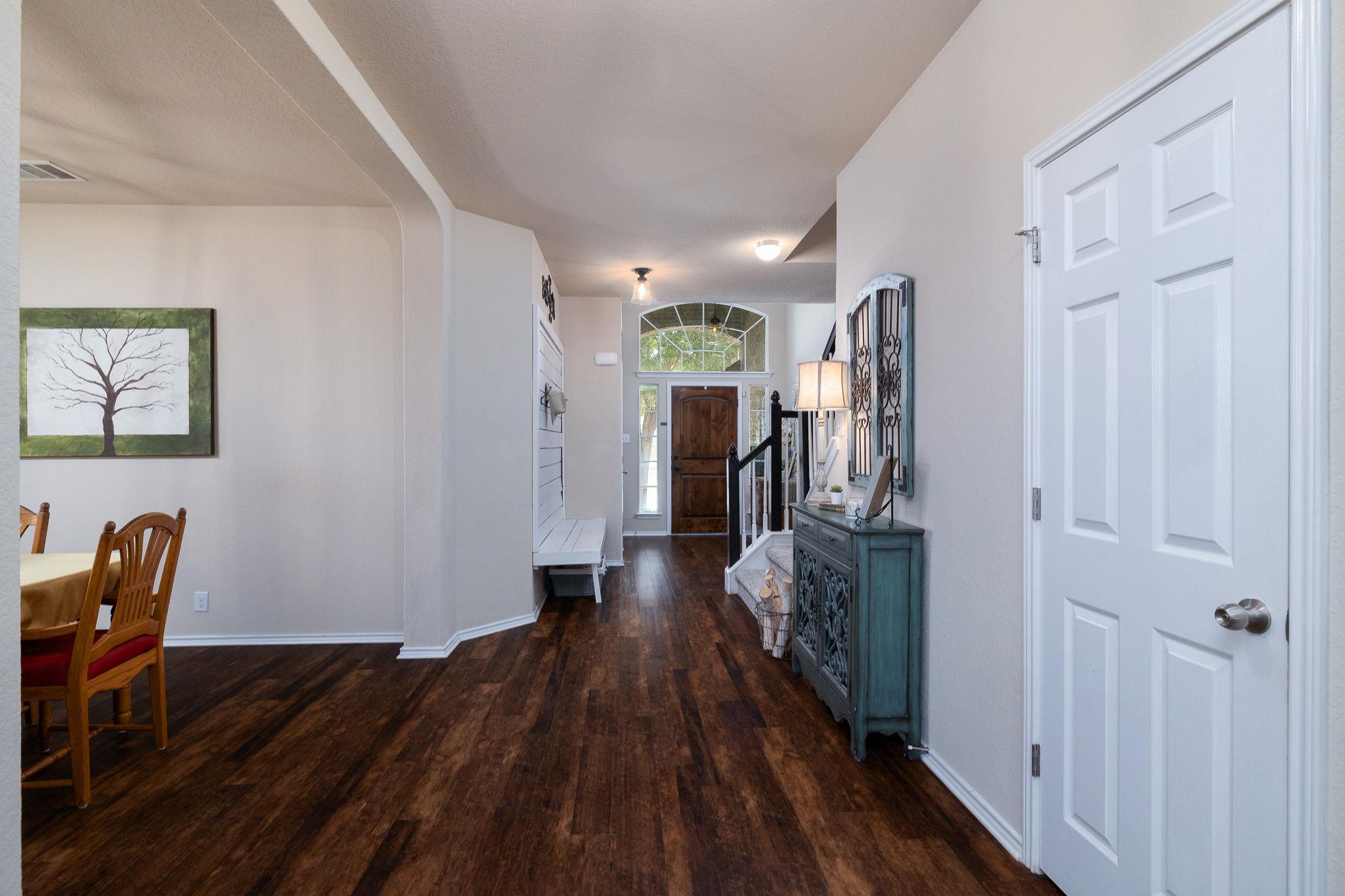 401 Canterbury Hl, Cibolo, TX 78108