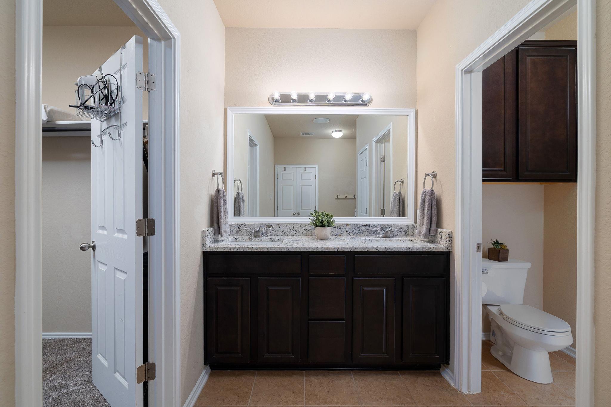 401 Canterbury Hl, Cibolo, TX 78108