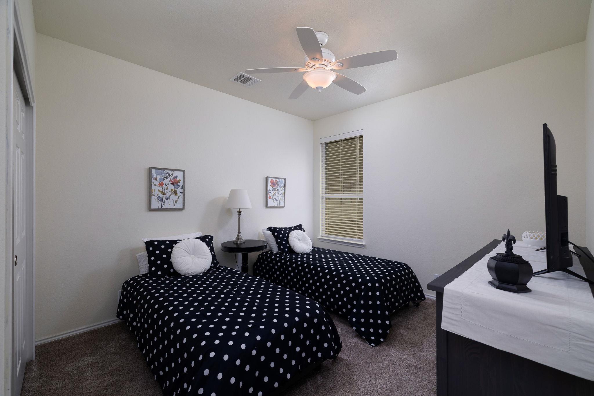 401 Canterbury Hl, Cibolo, TX 78108