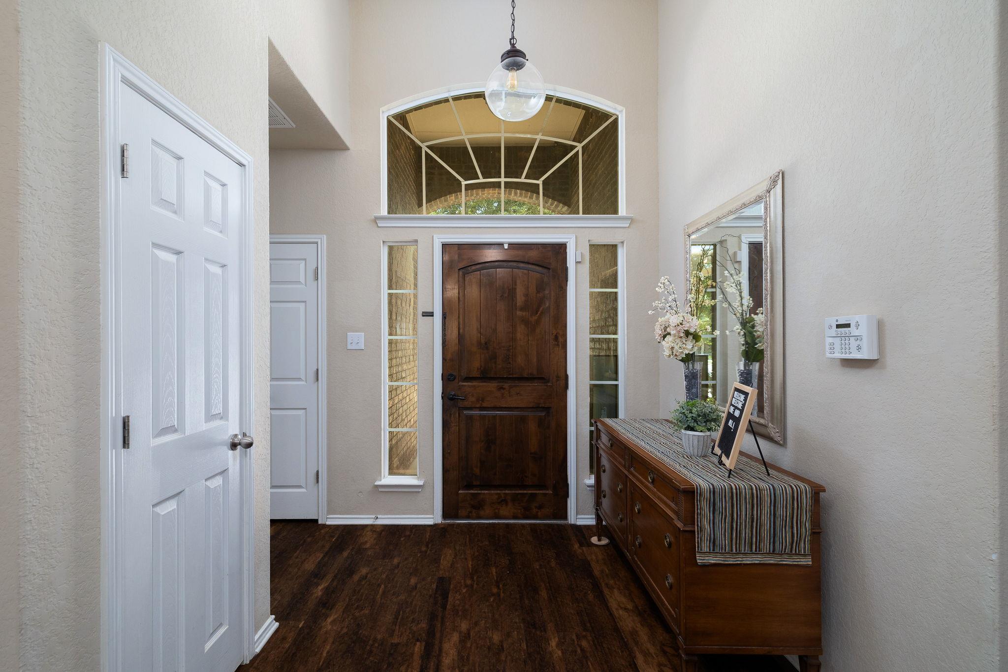 401 Canterbury Hl, Cibolo, TX 78108