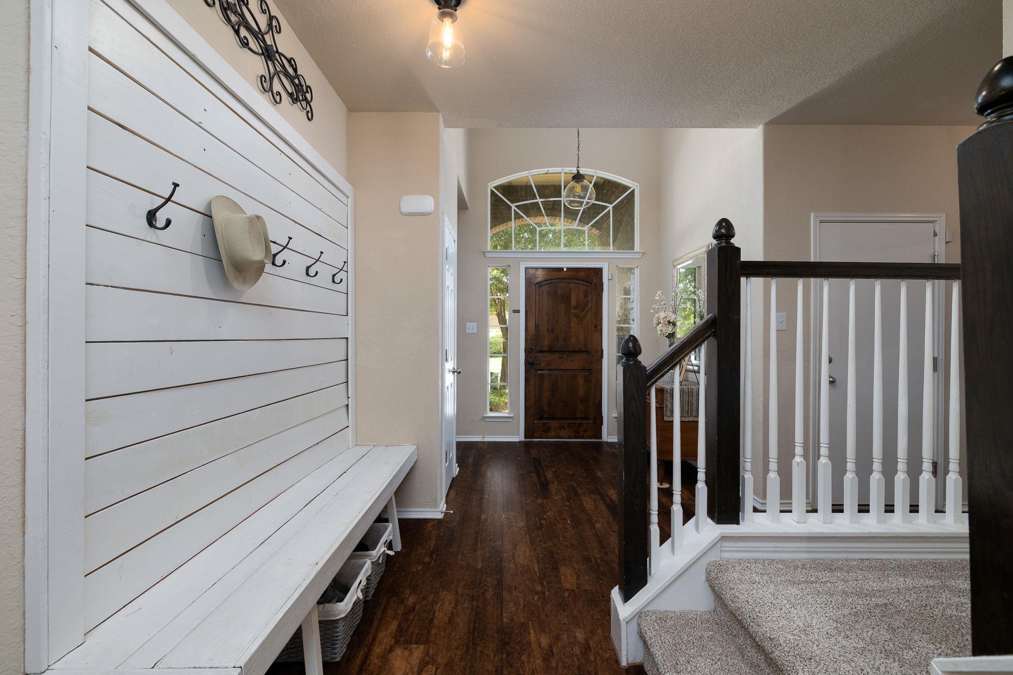 401 Canterbury Hl, Cibolo, TX 78108