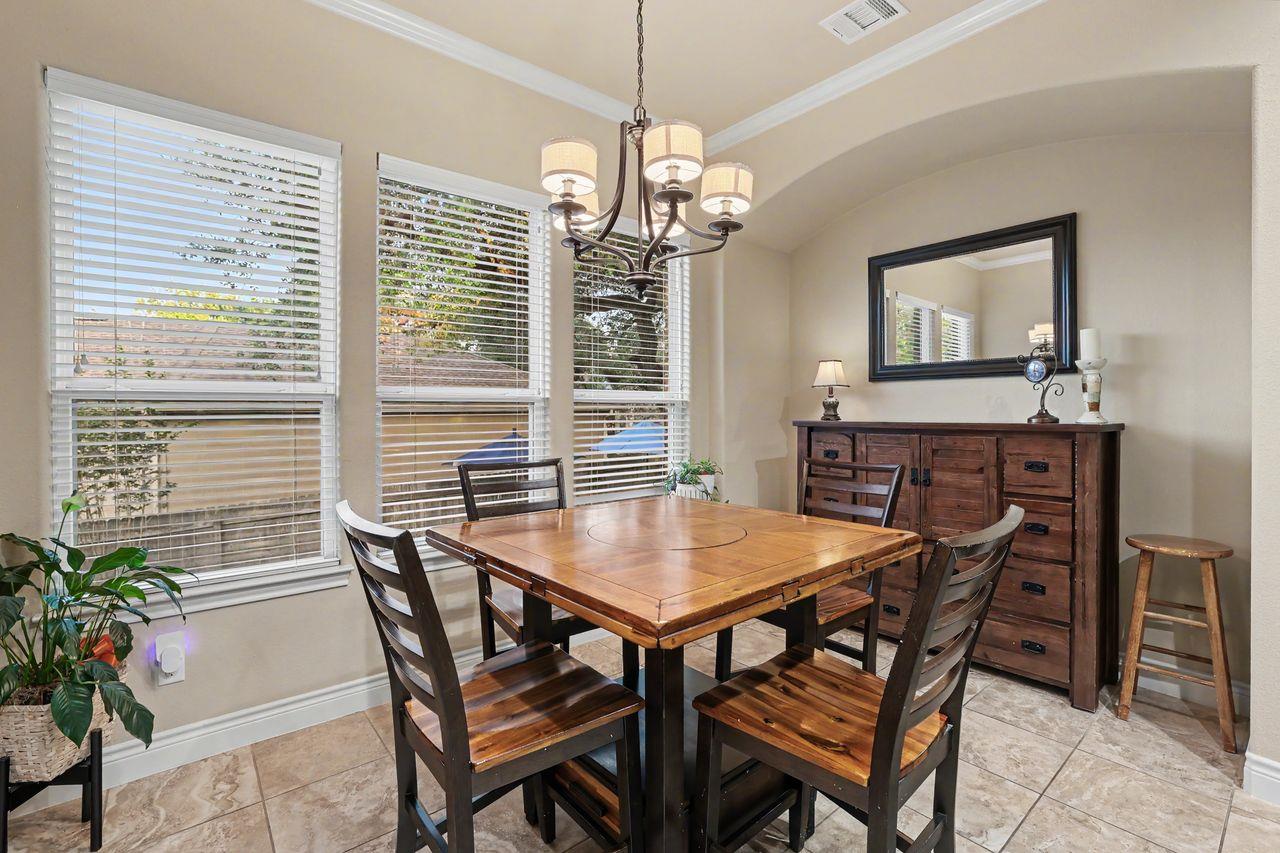 1919 Mulligan Dr, Round Rock, TX 78664