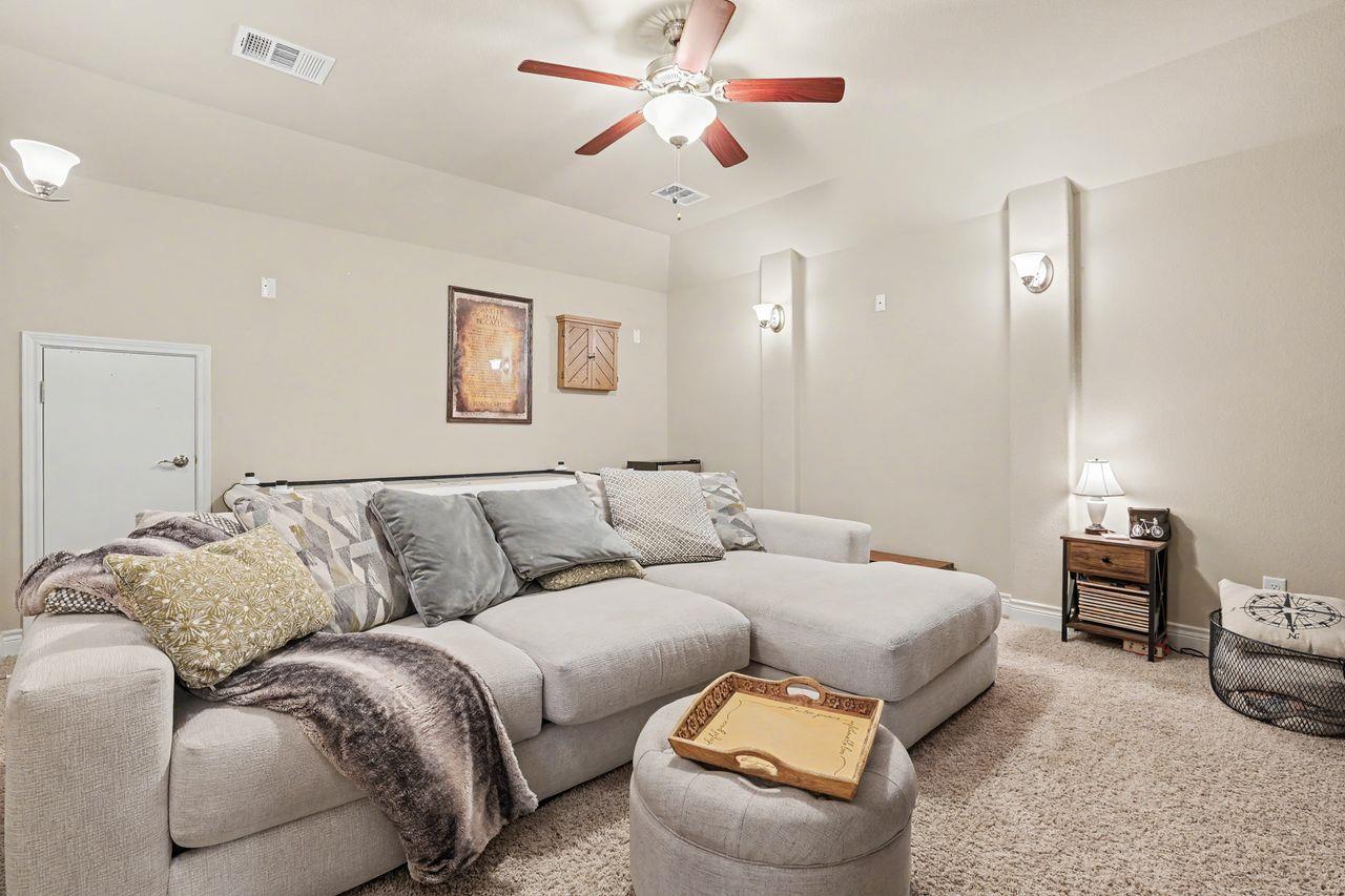 1919 Mulligan Dr, Round Rock, TX 78664