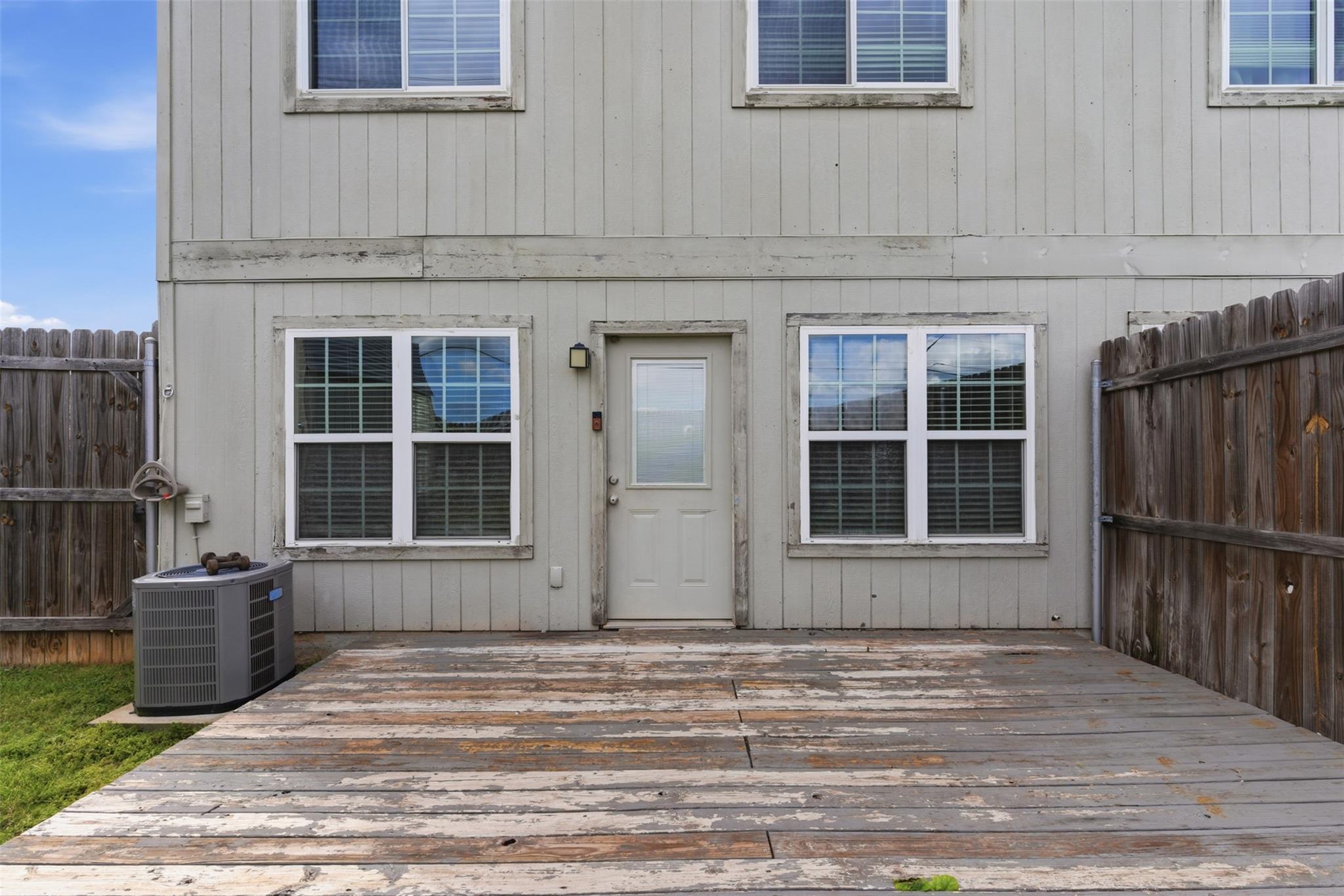 1407 Warrior Ln, Del Valle, TX 78617