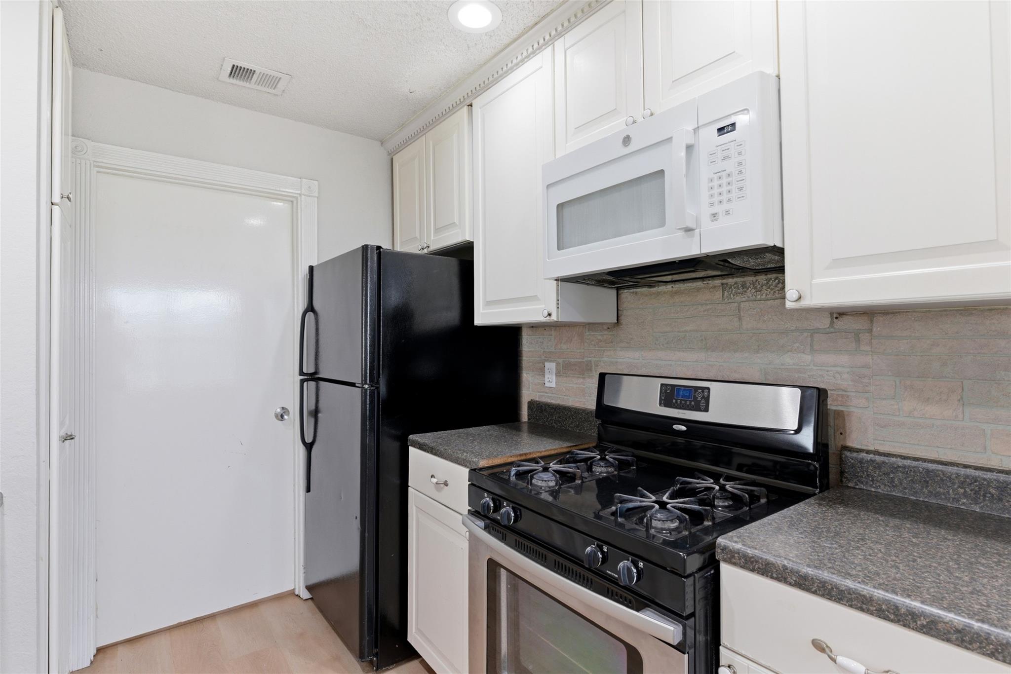 1407 Warrior Ln, Del Valle, TX 78617