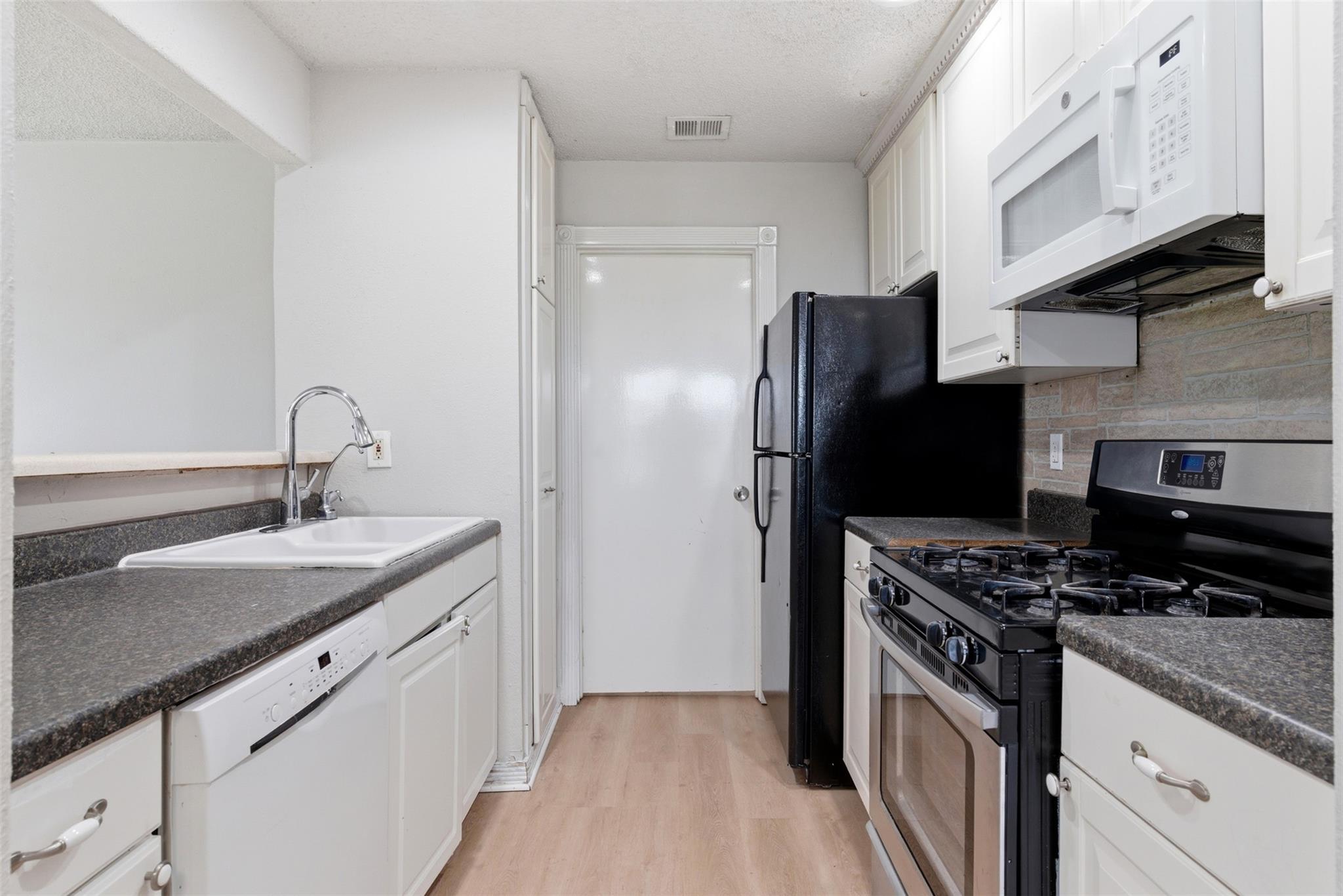 1407 Warrior Ln, Del Valle, TX 78617