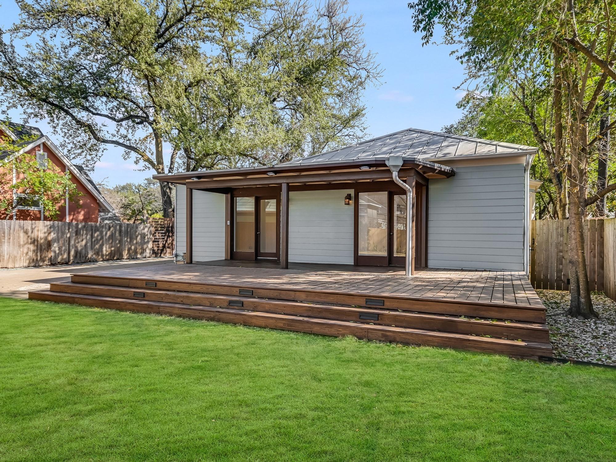2704 Oakhurst Ave, Austin, TX 78703