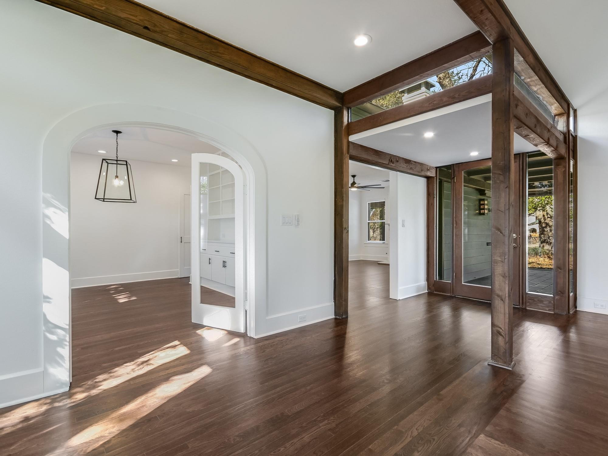 2704 Oakhurst Ave, Austin, TX 78703