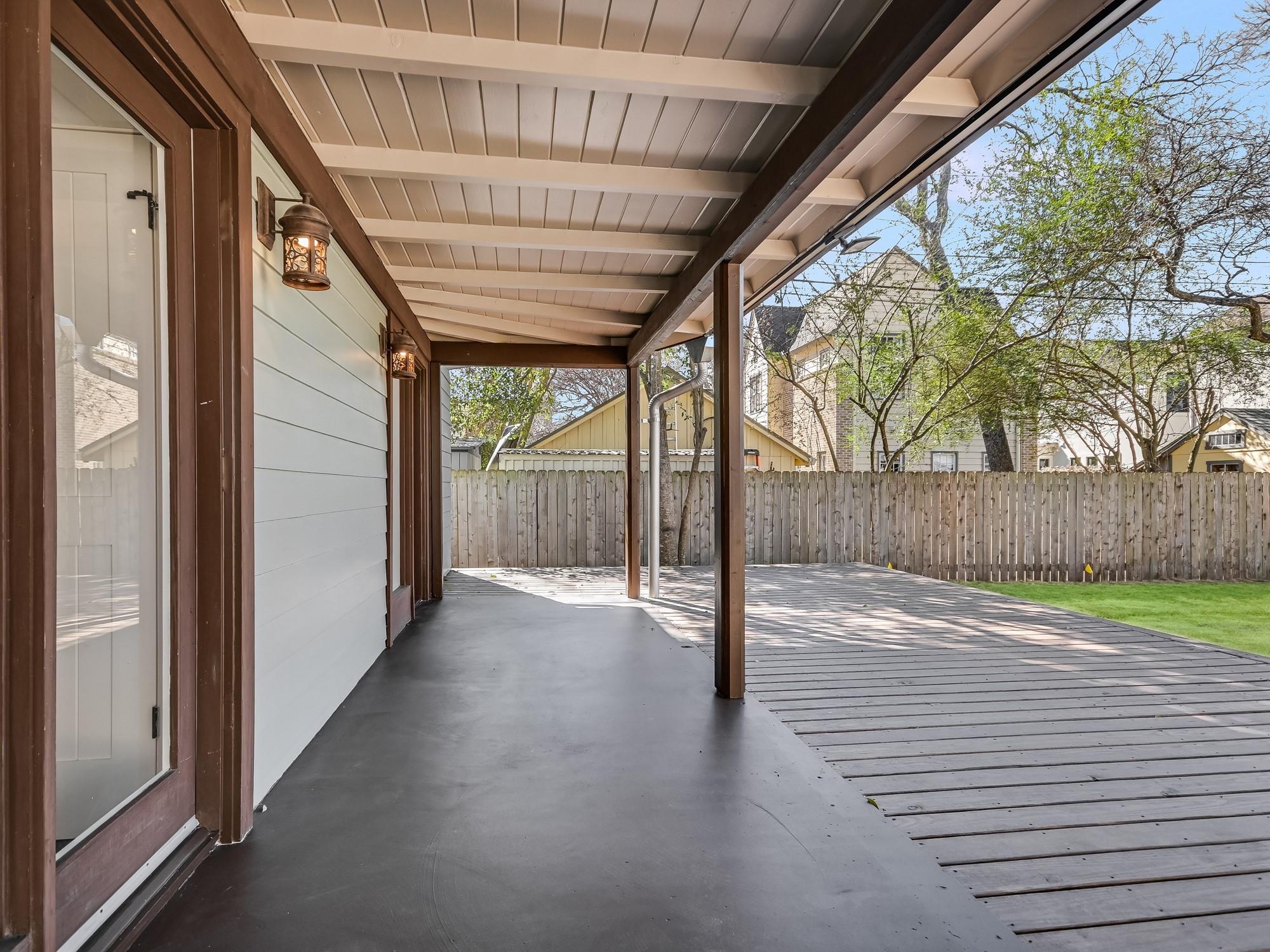 2704 Oakhurst Ave, Austin, TX 78703