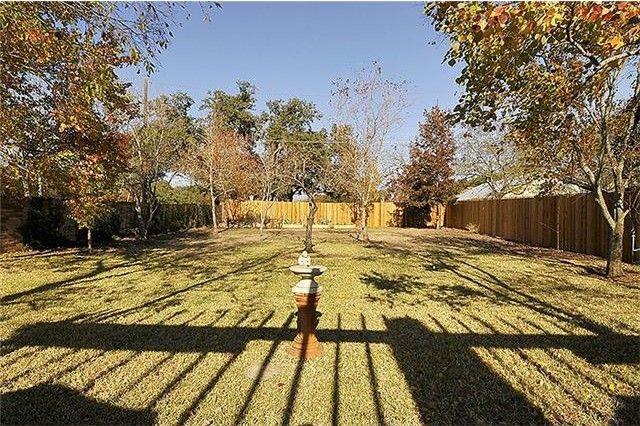 7172 Ridge Oak Rd, Austin, TX 78749