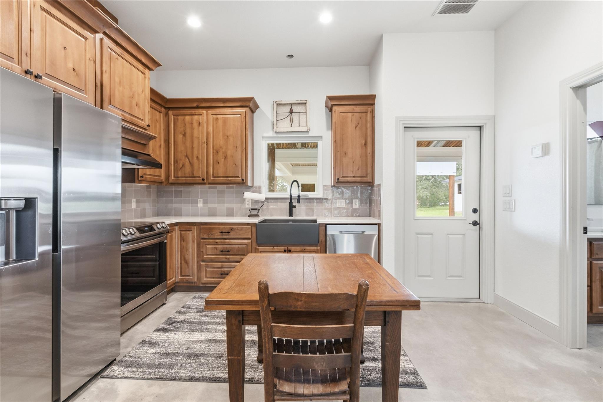 107 Longhorn Dr, Bastrop, TX 78602