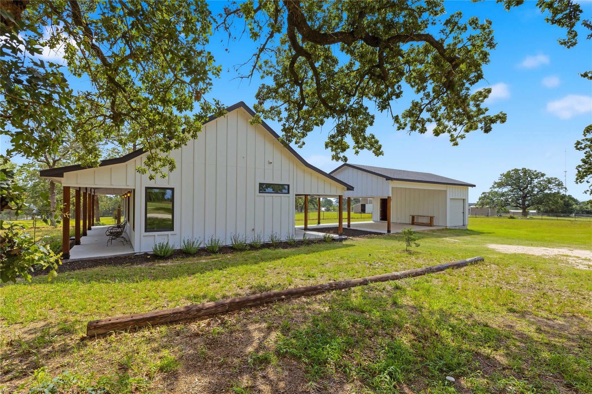 107 Longhorn Dr, Bastrop, TX 78602