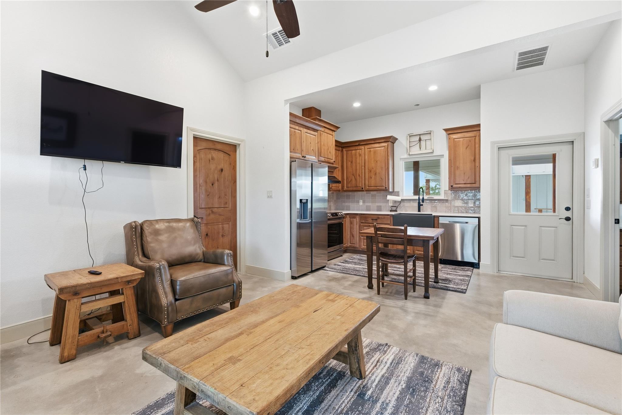 107 Longhorn Dr, Bastrop, TX 78602