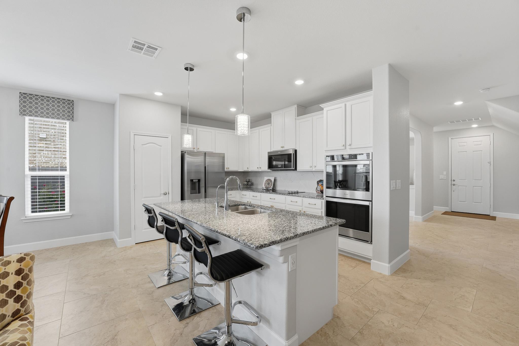 1515 Foxglove Dr, Lockhart, TX 78644