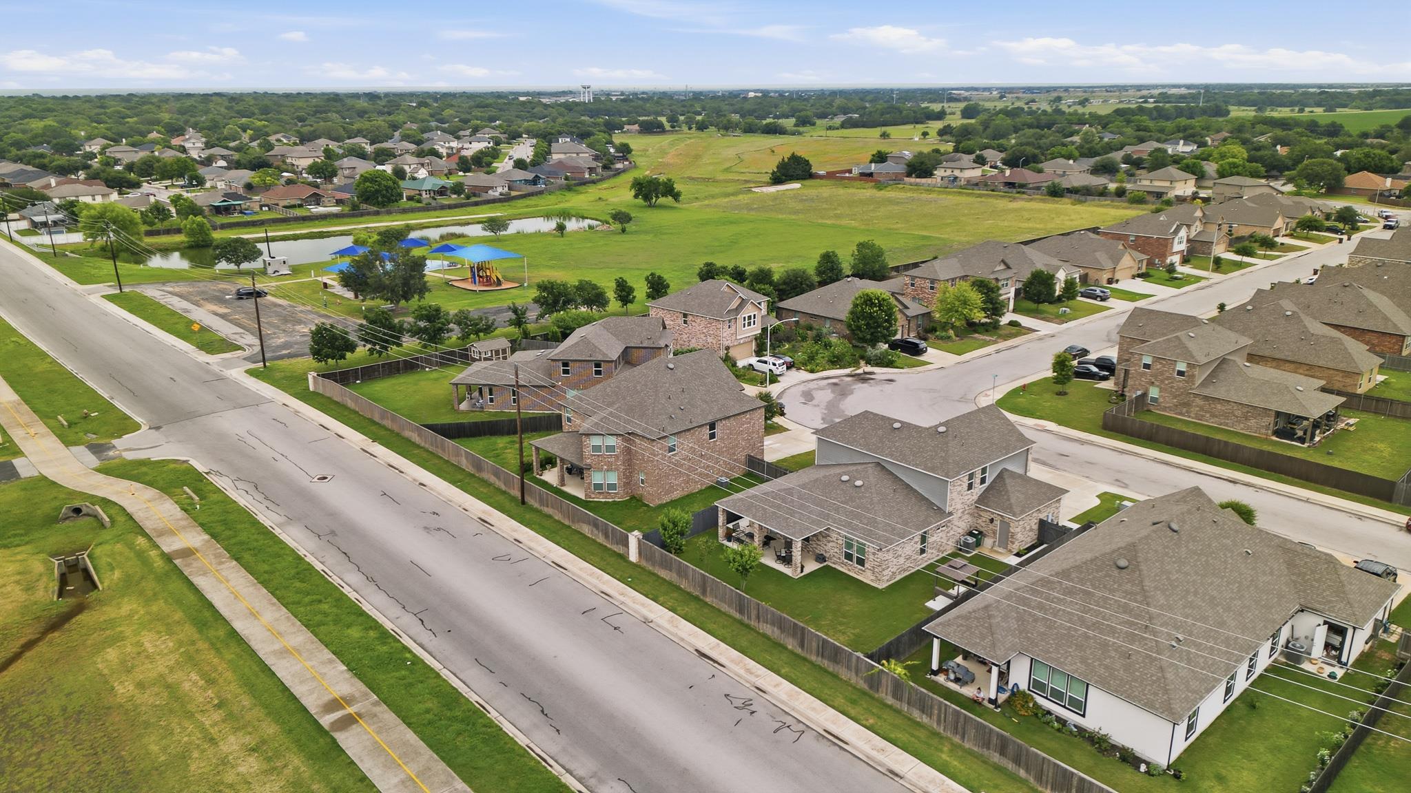 1515 Foxglove Dr, Lockhart, TX 78644