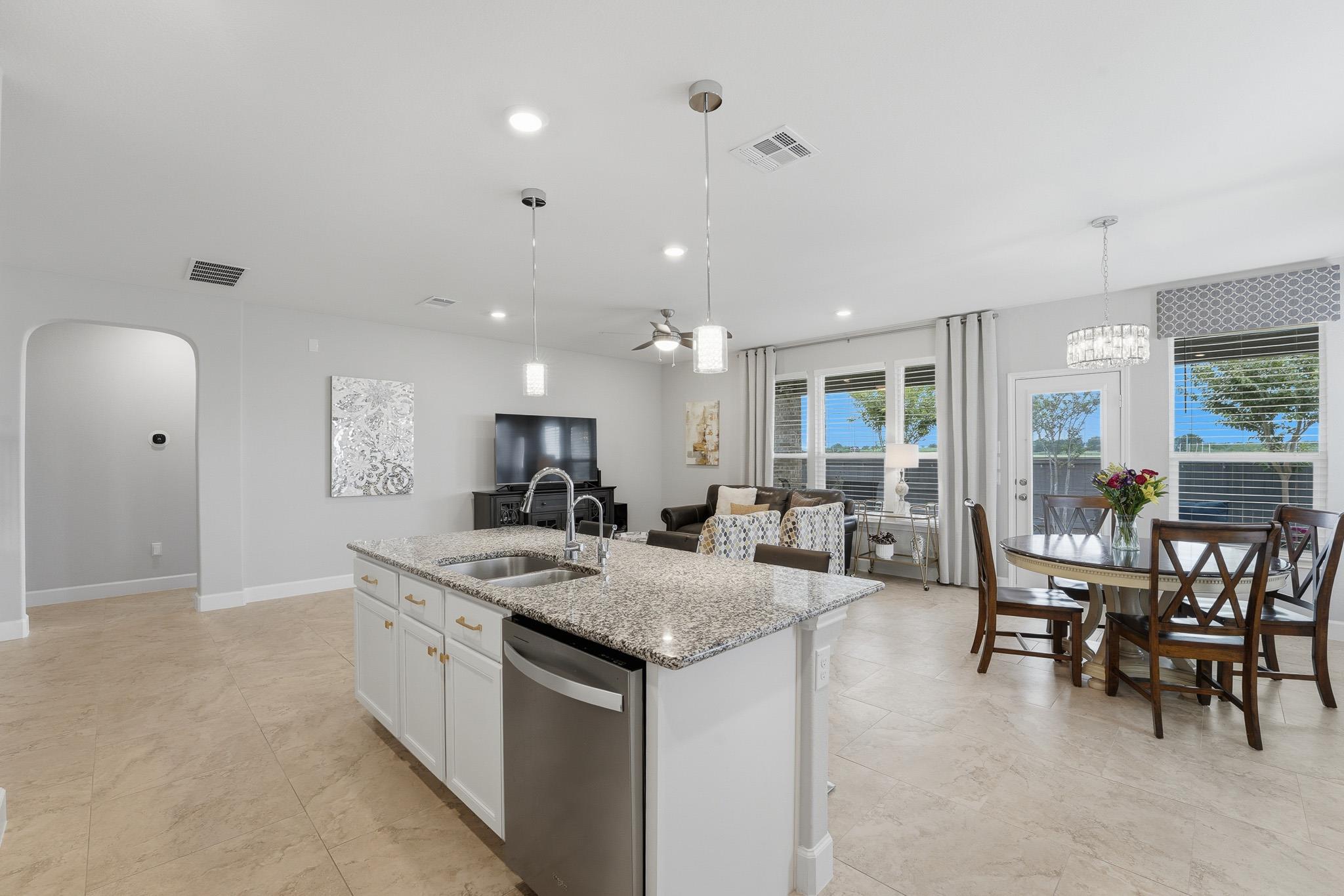 1515 Foxglove Dr, Lockhart, TX 78644