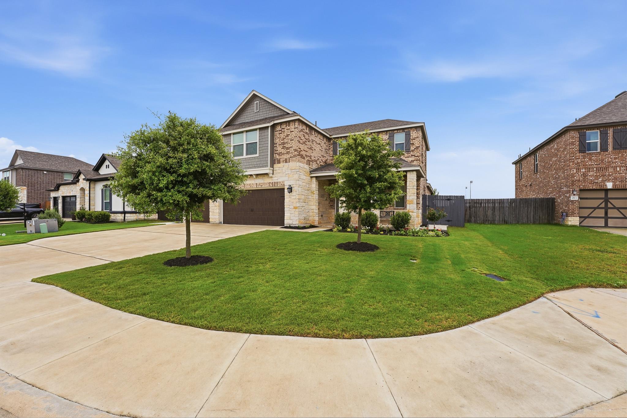 1515 Foxglove Dr, Lockhart, TX 78644