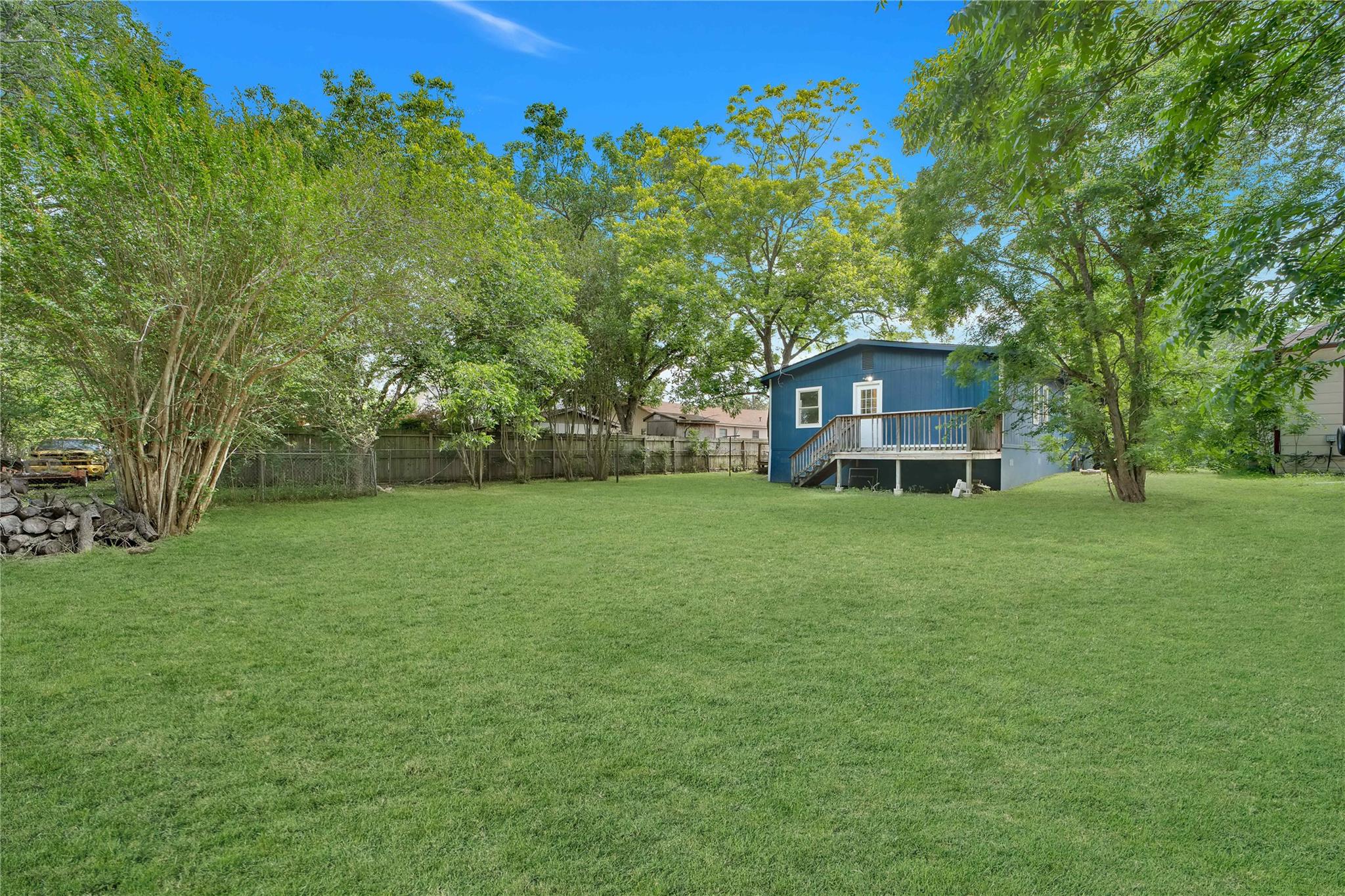 206 Sherwood St, San Marcos, TX 78666