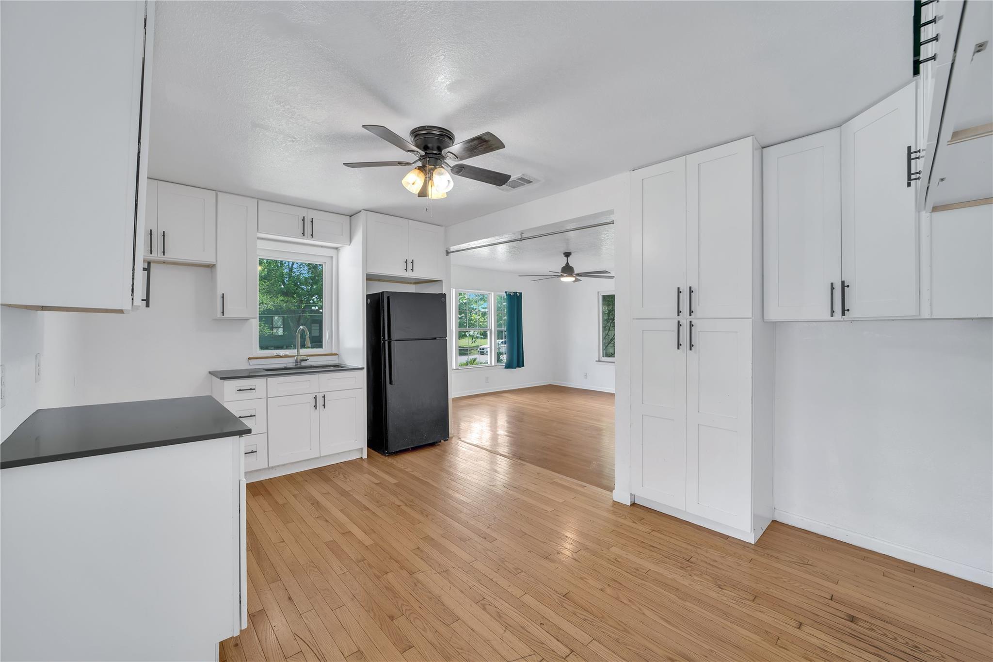 206 Sherwood St, San Marcos, TX 78666