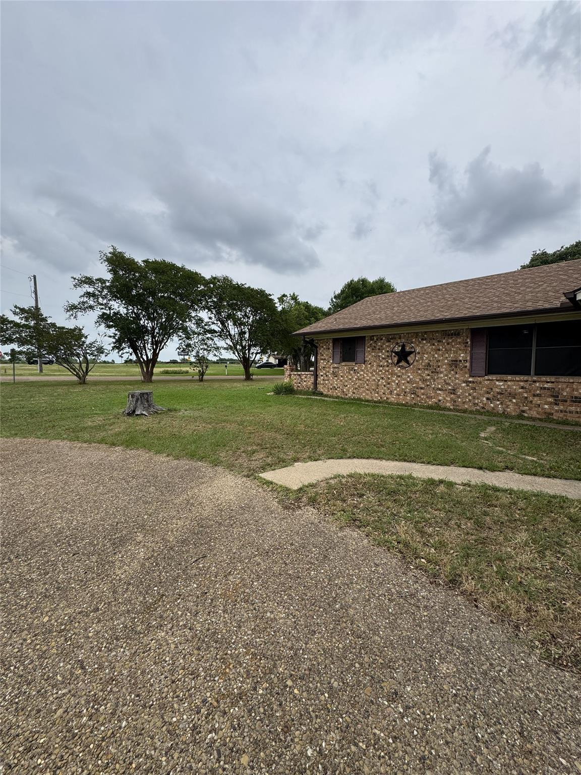 636 E Kempner St, Mabank, TX 75147