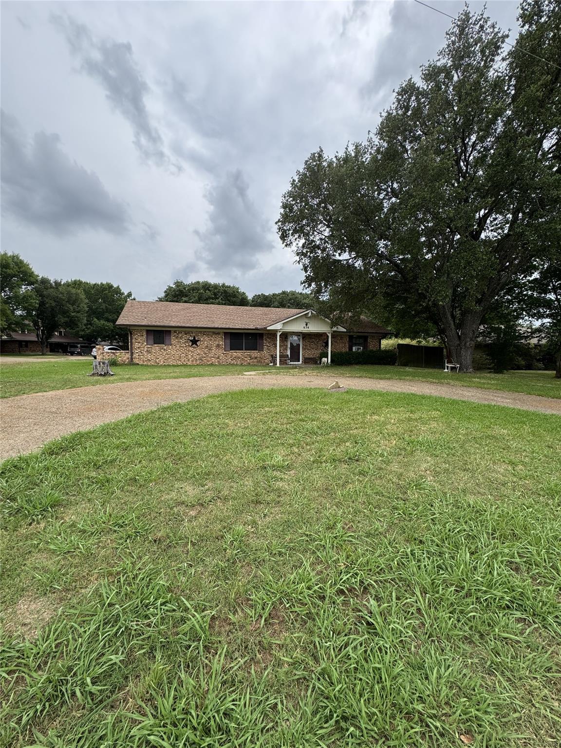 636 E Kempner St, Mabank, TX 75147