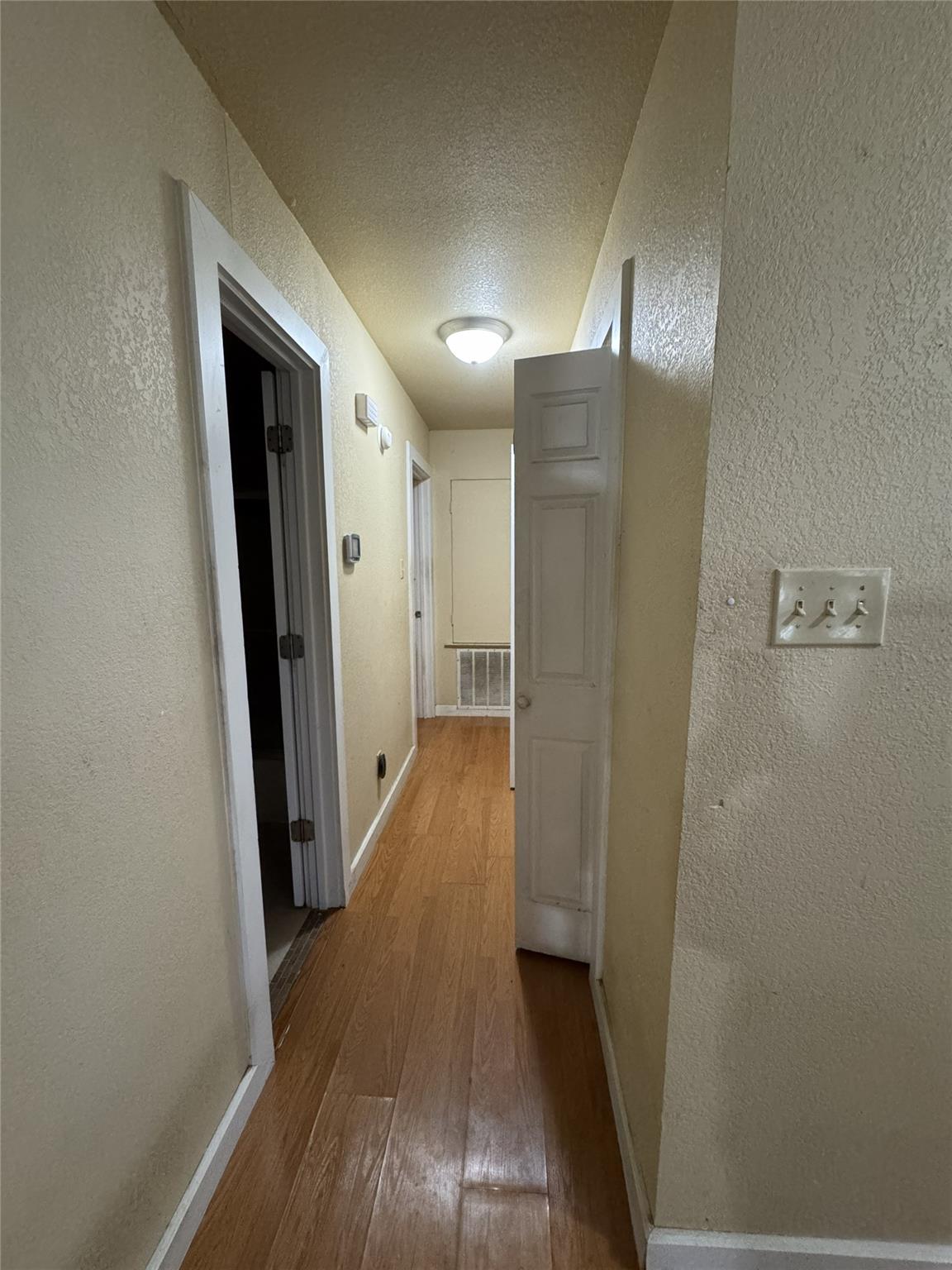 636 E Kempner St, Mabank, TX 75147